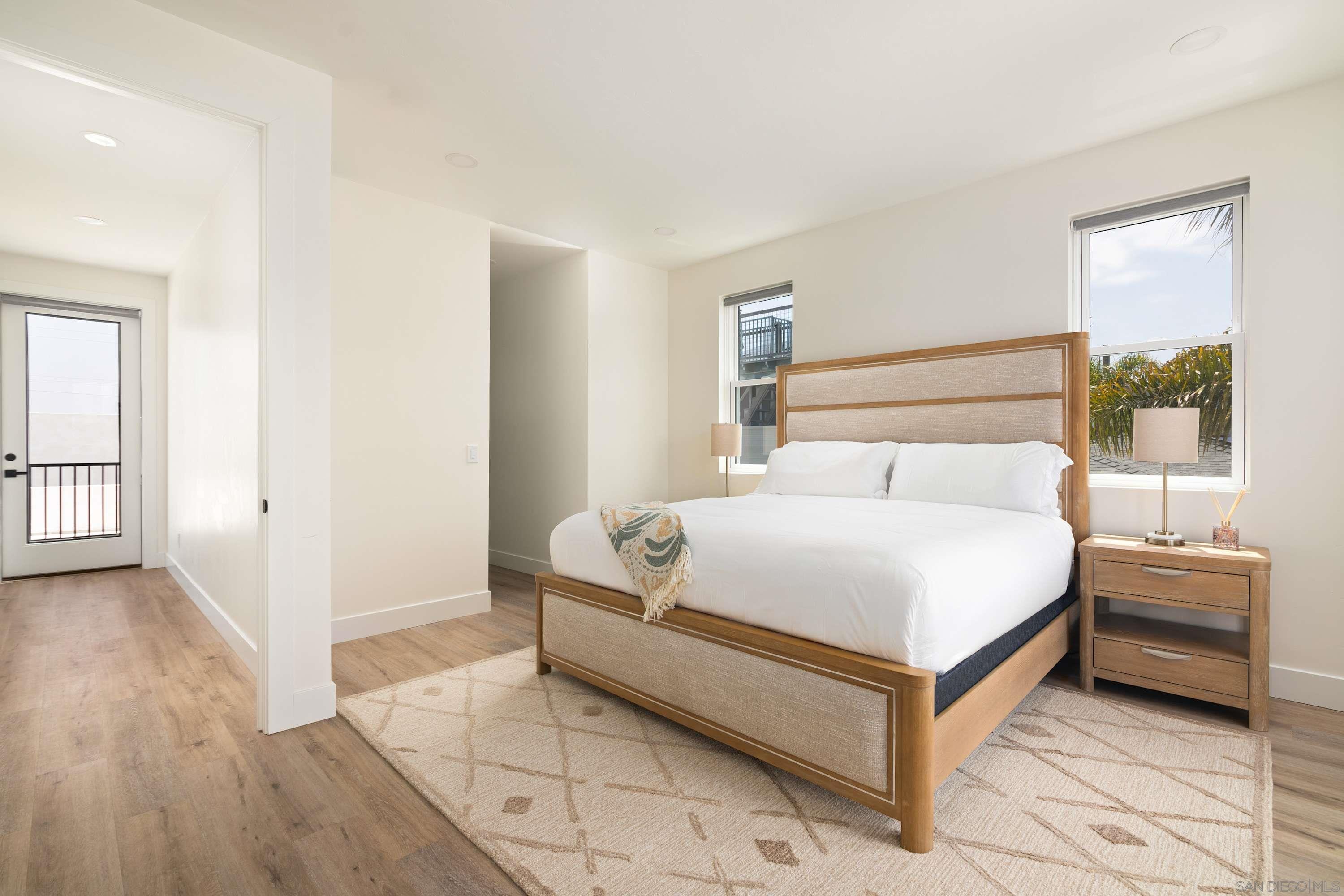 Detail Gallery Image 17 of 29 For 4614  Cape May Ave, San Diego,  CA 92107 - 3 Beds | 3 Baths