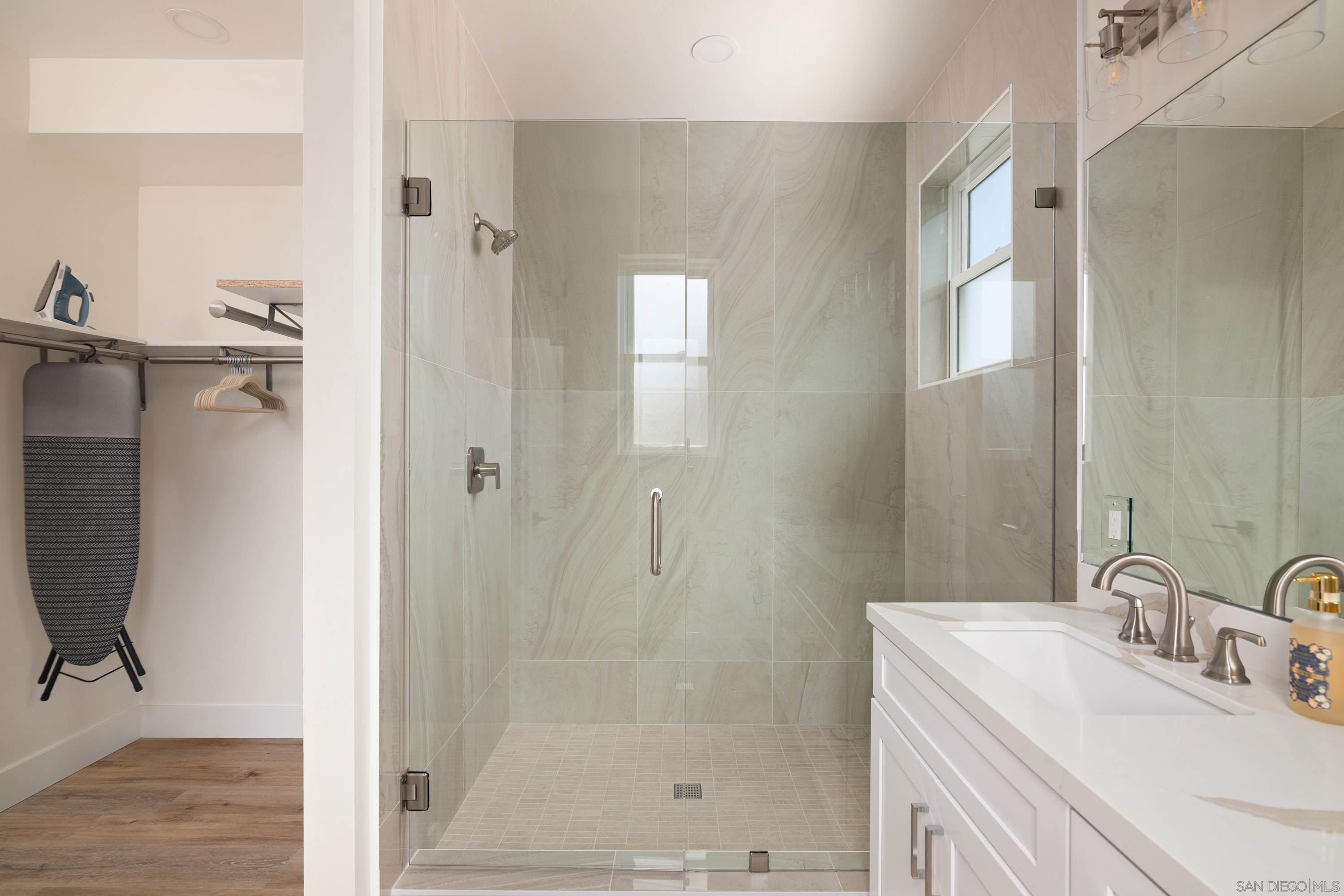 Detail Gallery Image 21 of 29 For 4614  Cape May Ave, San Diego,  CA 92107 - 3 Beds | 3 Baths