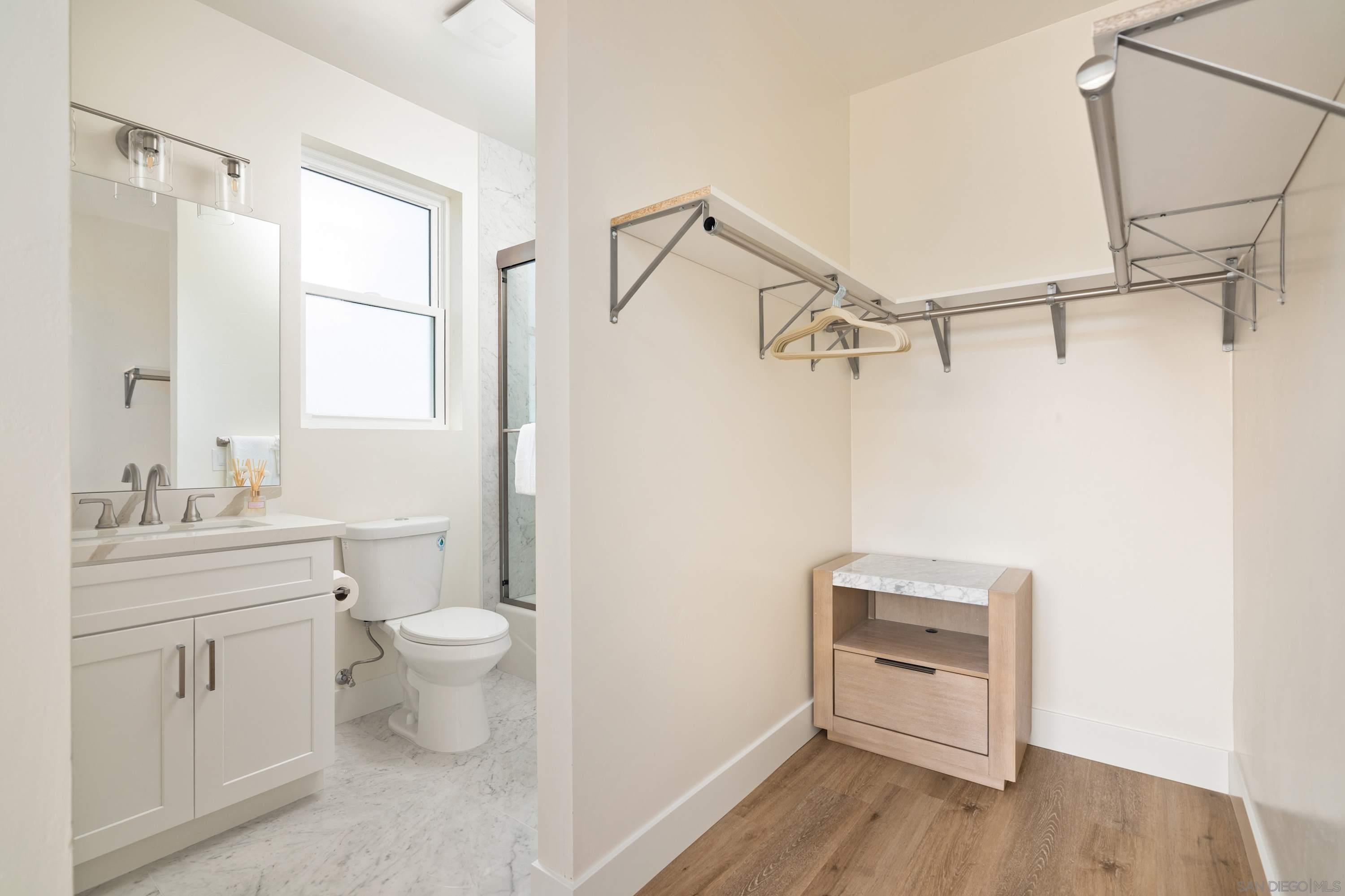 Detail Gallery Image 23 of 29 For 4614  Cape May Ave, San Diego,  CA 92107 - 3 Beds | 3 Baths