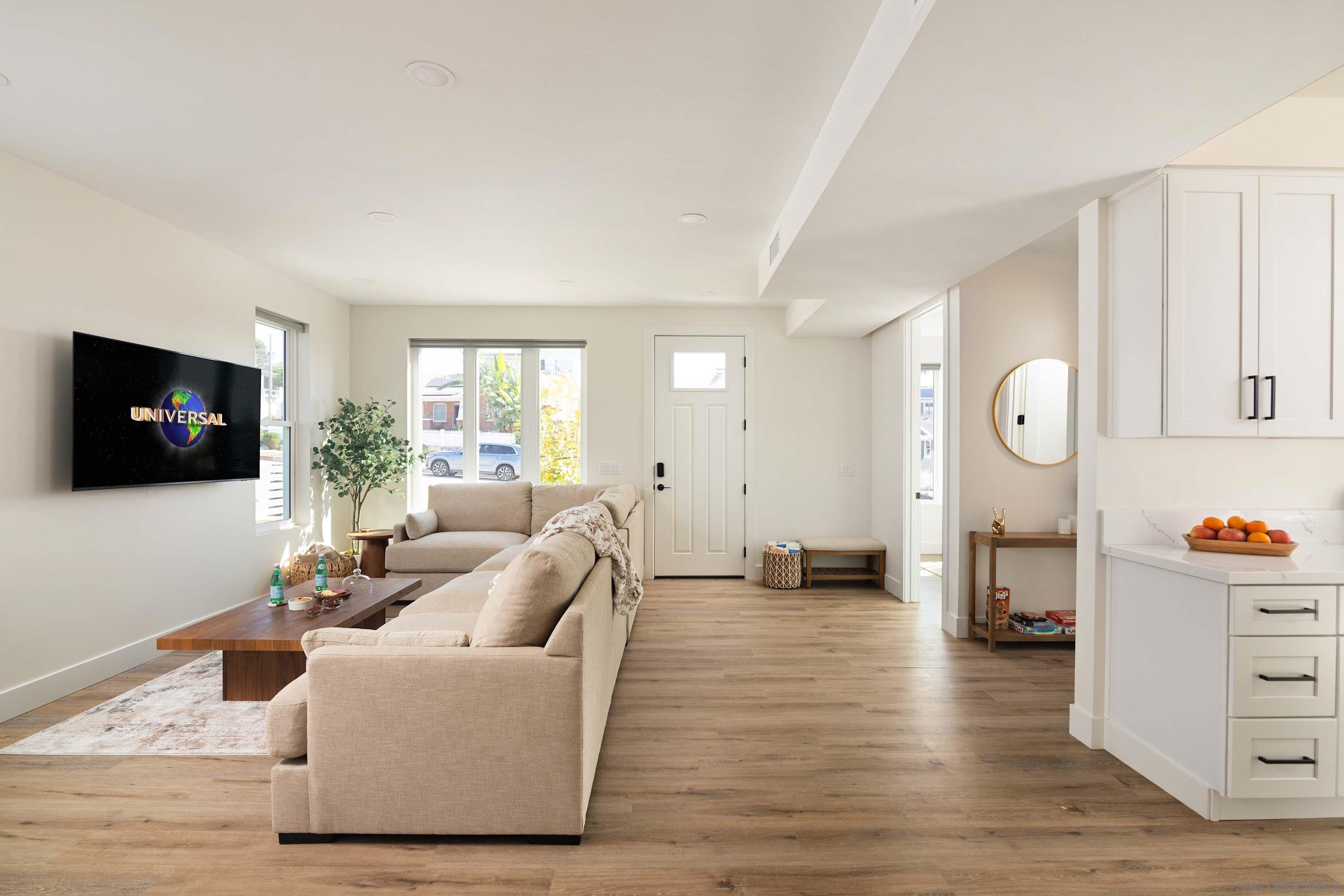 Detail Gallery Image 6 of 29 For 4614  Cape May Ave, San Diego,  CA 92107 - 3 Beds | 3 Baths