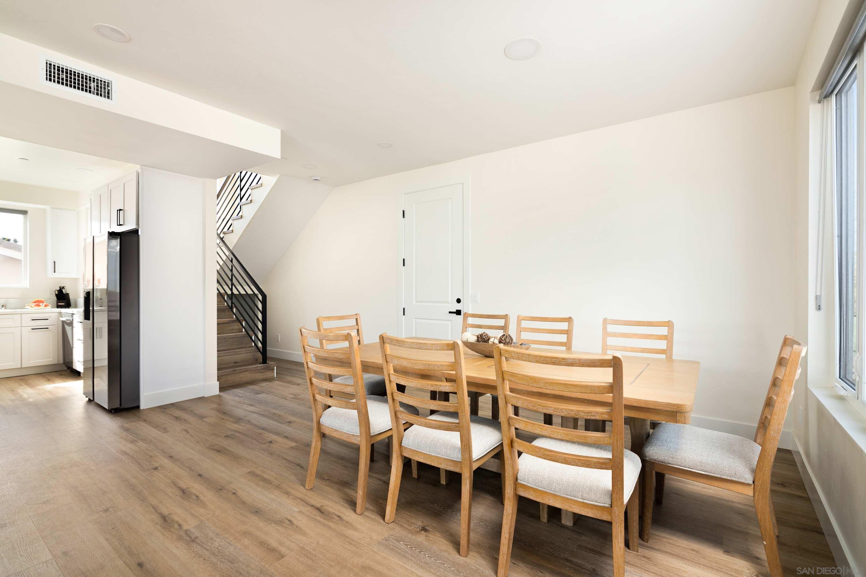 Detail Gallery Image 8 of 29 For 4614  Cape May Ave, San Diego,  CA 92107 - 3 Beds | 3 Baths