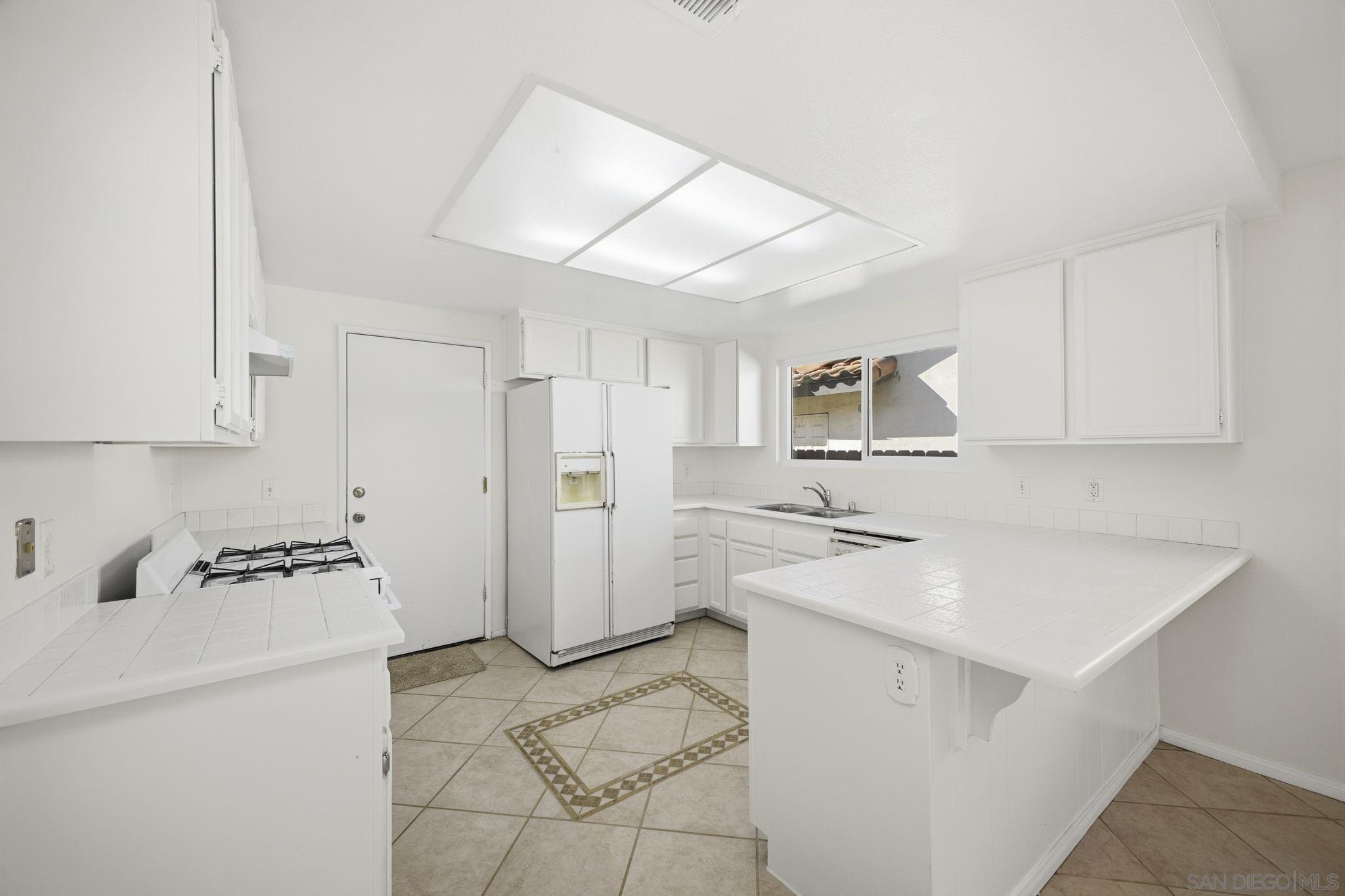 Detail Gallery Image 16 of 38 For 242  Manzanita Dr, Oceanside,  CA 92057 - 3 Beds | 2 Baths