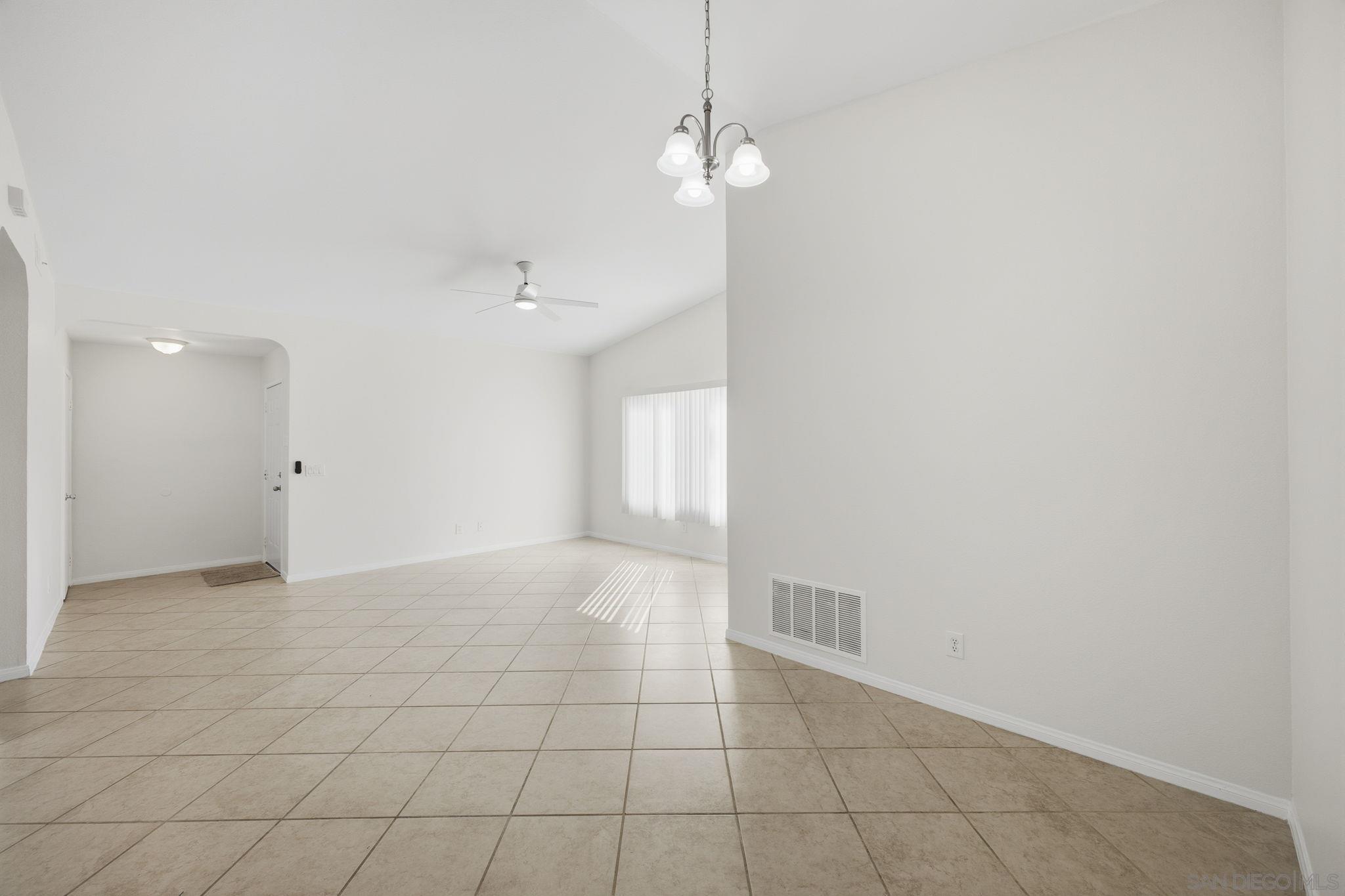 Detail Gallery Image 26 of 38 For 242  Manzanita Dr, Oceanside,  CA 92057 - 3 Beds | 2 Baths