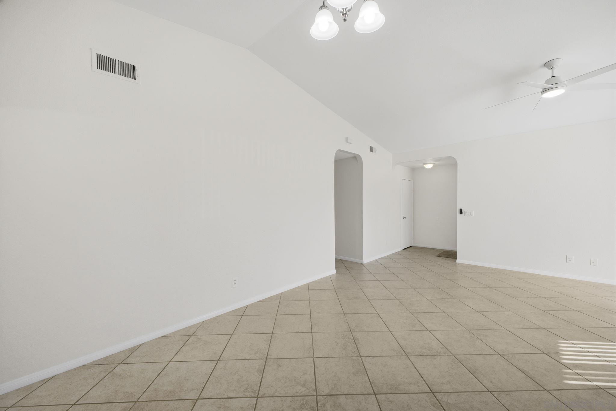 Detail Gallery Image 27 of 38 For 242  Manzanita Dr, Oceanside,  CA 92057 - 3 Beds | 2 Baths