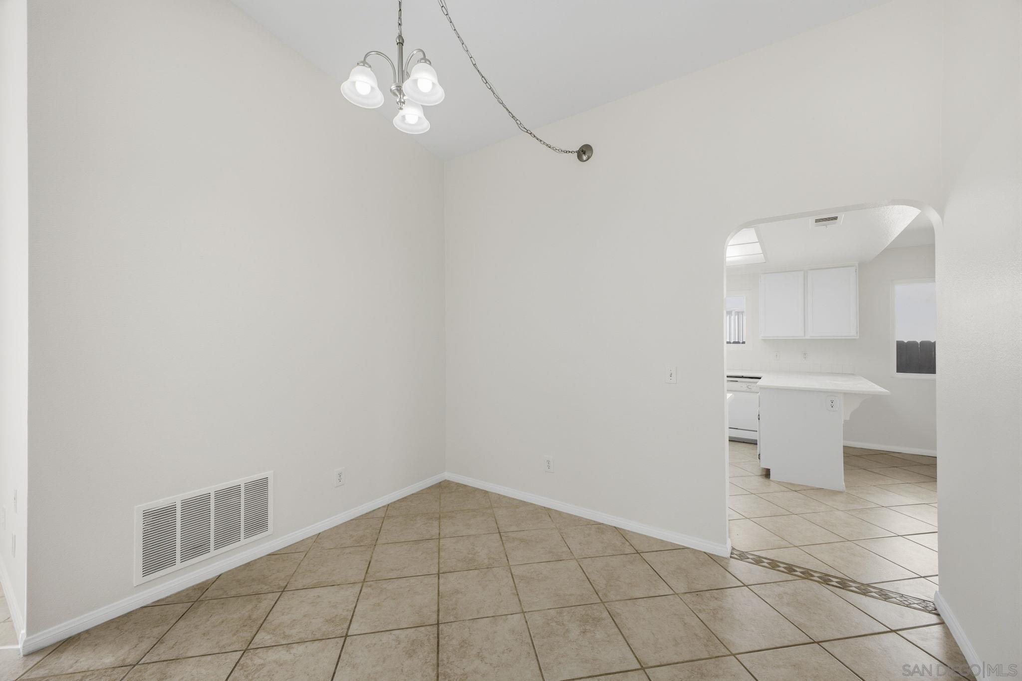 Detail Gallery Image 29 of 38 For 242  Manzanita Dr, Oceanside,  CA 92057 - 3 Beds | 2 Baths