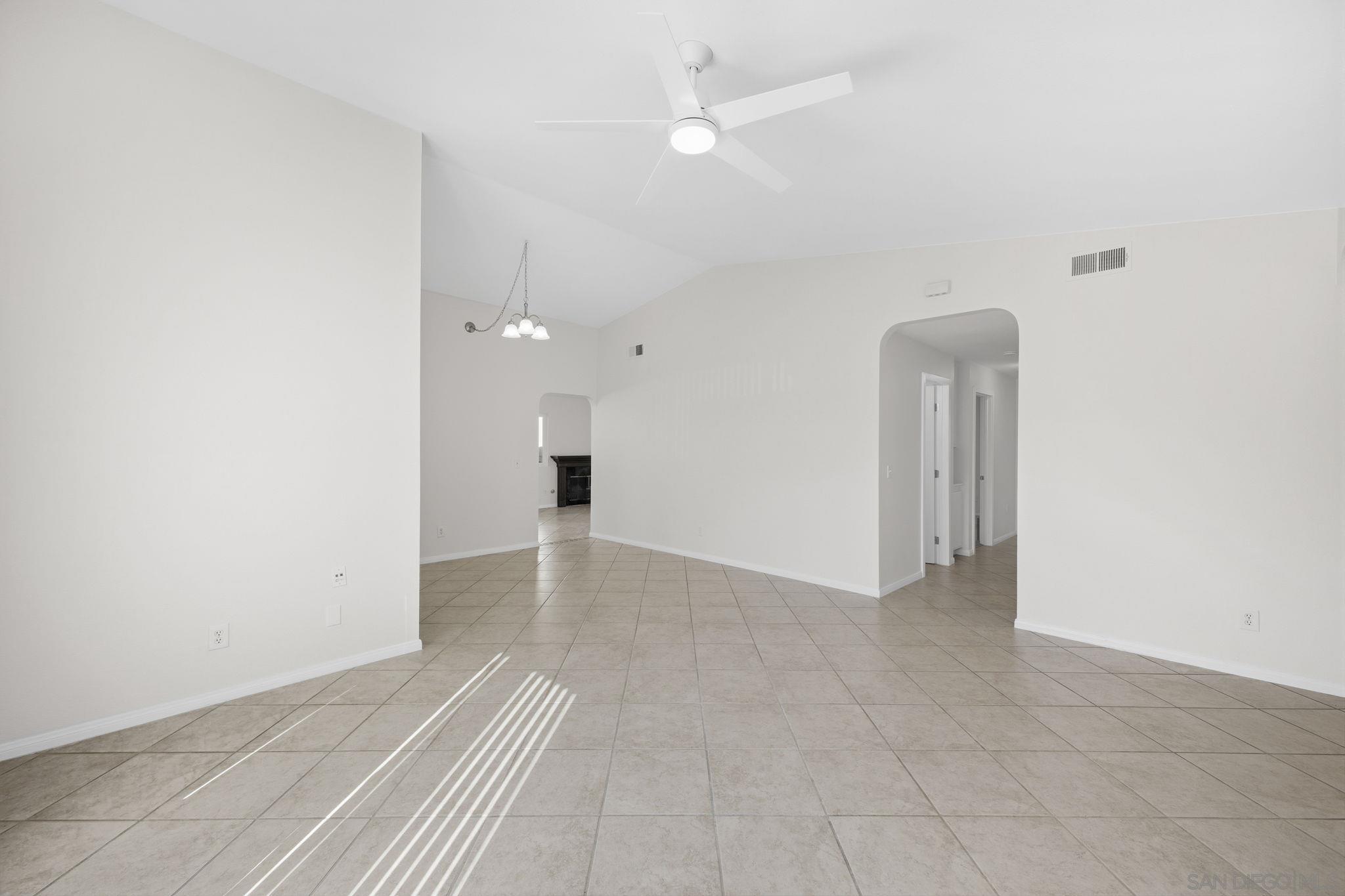 Detail Gallery Image 32 of 38 For 242  Manzanita Dr, Oceanside,  CA 92057 - 3 Beds | 2 Baths