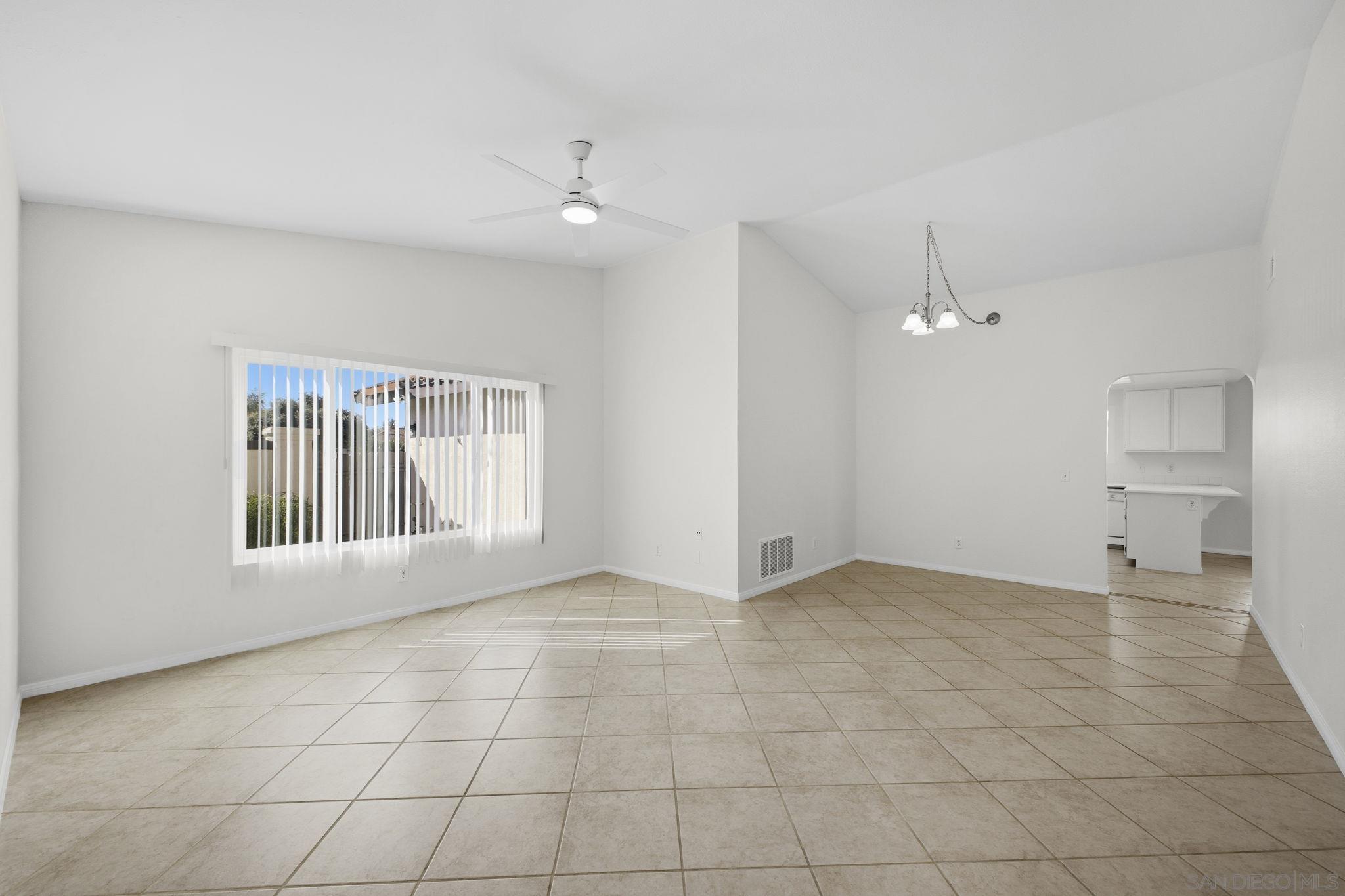 Detail Gallery Image 33 of 38 For 242  Manzanita Dr, Oceanside,  CA 92057 - 3 Beds | 2 Baths