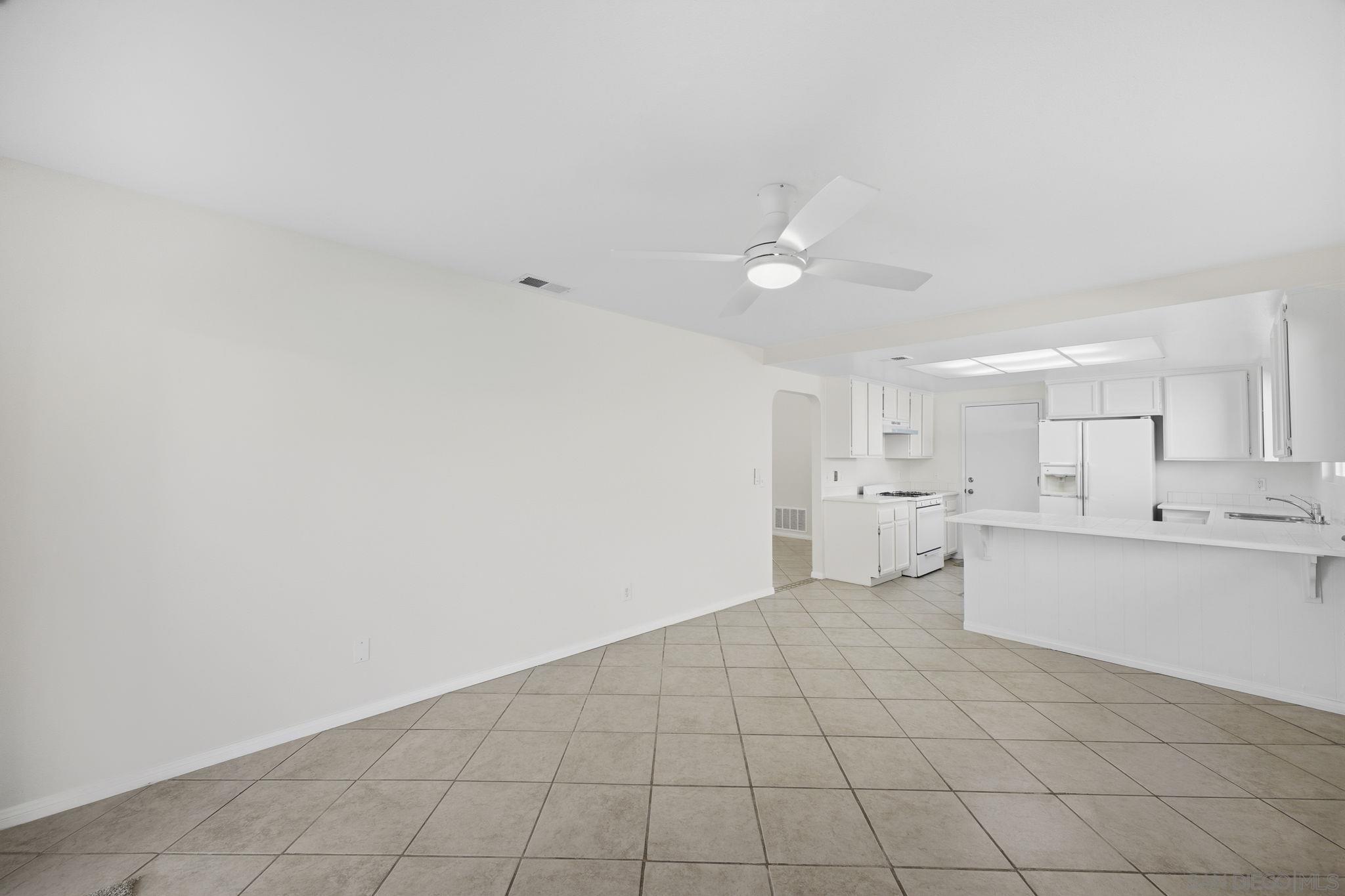 Detail Gallery Image 6 of 38 For 242  Manzanita Dr, Oceanside,  CA 92057 - 3 Beds | 2 Baths