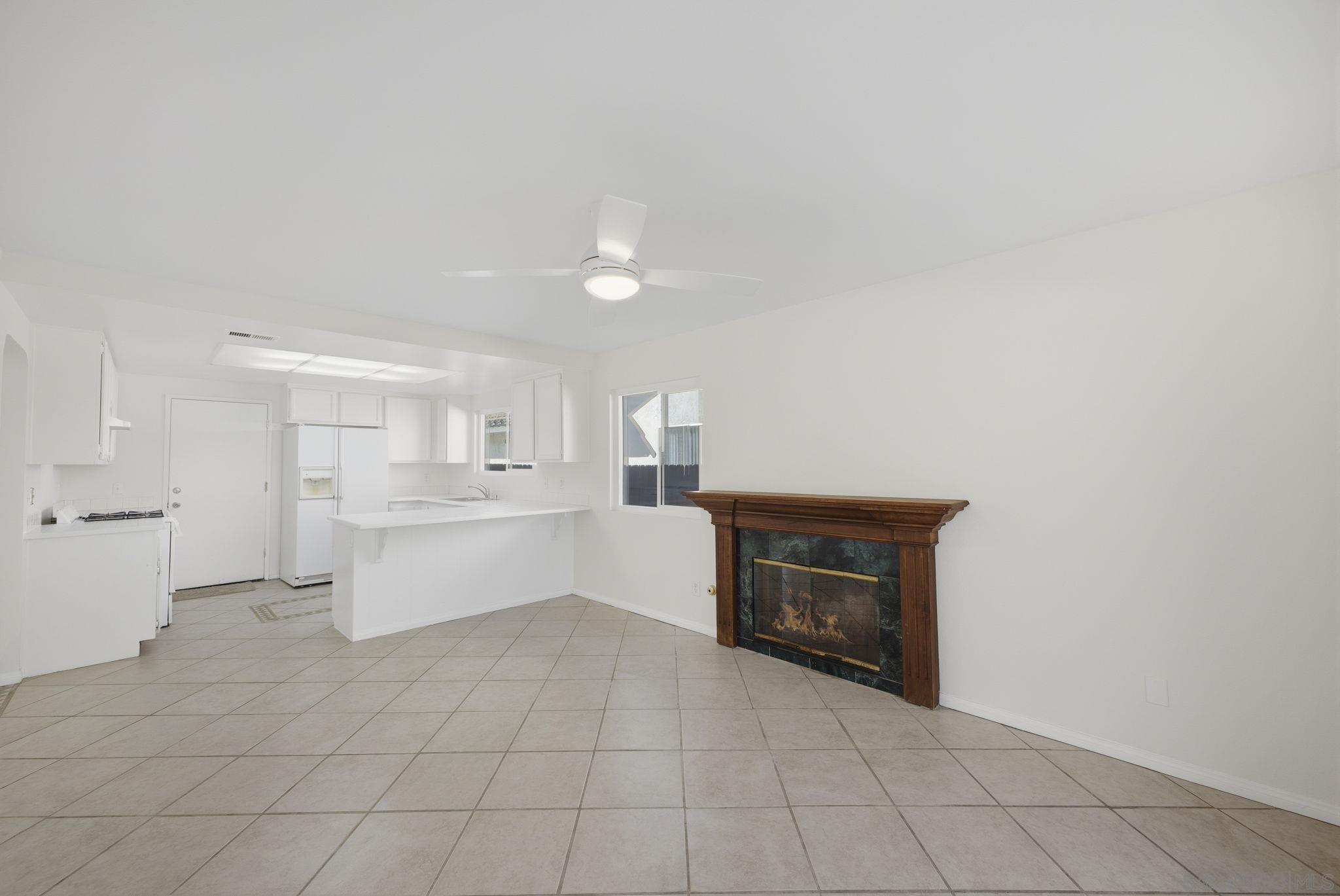 Detail Gallery Image 7 of 38 For 242  Manzanita Dr, Oceanside,  CA 92057 - 3 Beds | 2 Baths