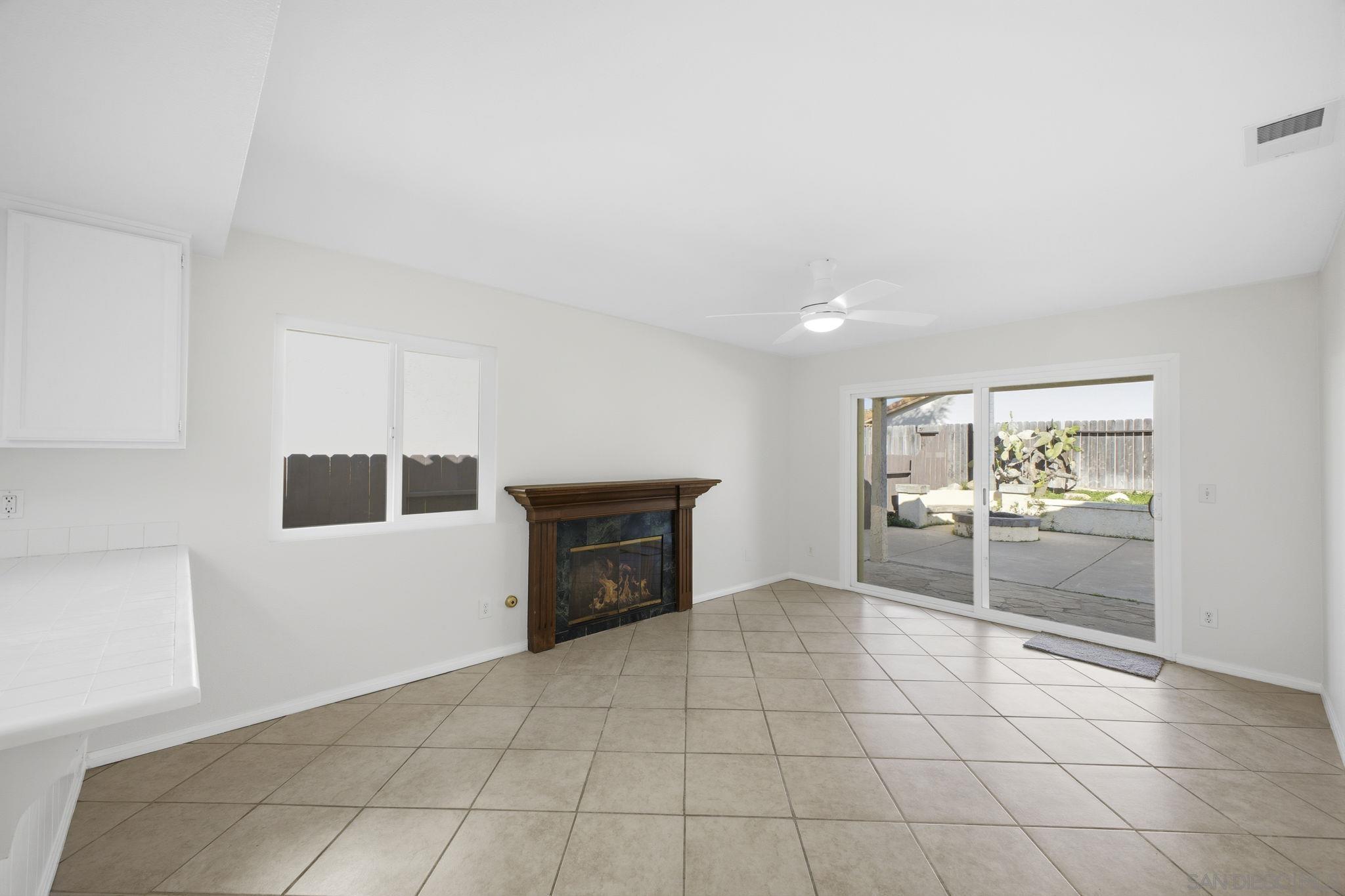 Detail Gallery Image 8 of 38 For 242  Manzanita Dr, Oceanside,  CA 92057 - 3 Beds | 2 Baths