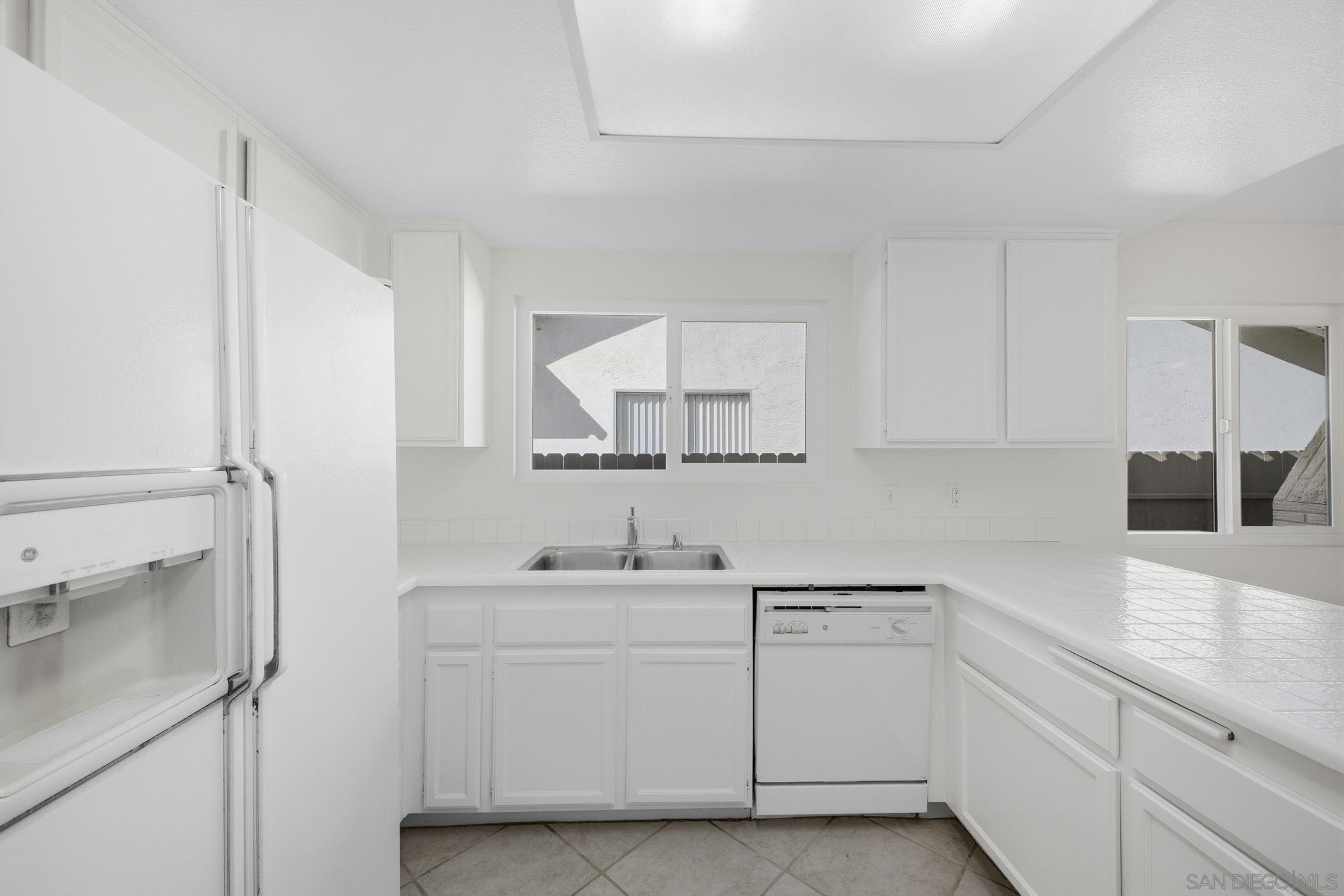 Detail Gallery Image 10 of 38 For 242  Manzanita Dr, Oceanside,  CA 92057 - 3 Beds | 2 Baths