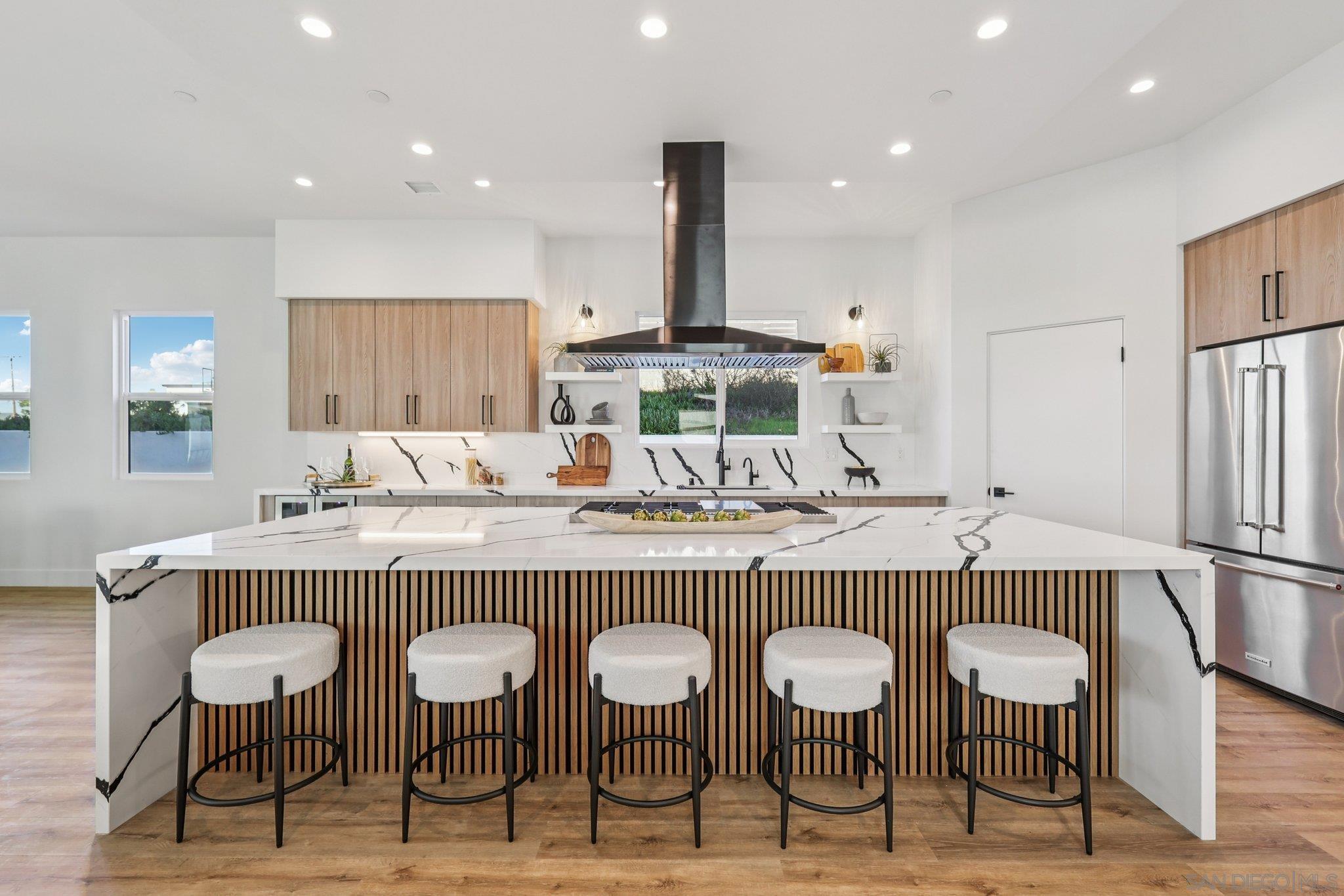 Detail Gallery Image 13 of 54 For 1860  Illion, San Diego,  CA 92110 - 4 Beds | 3/1 Baths