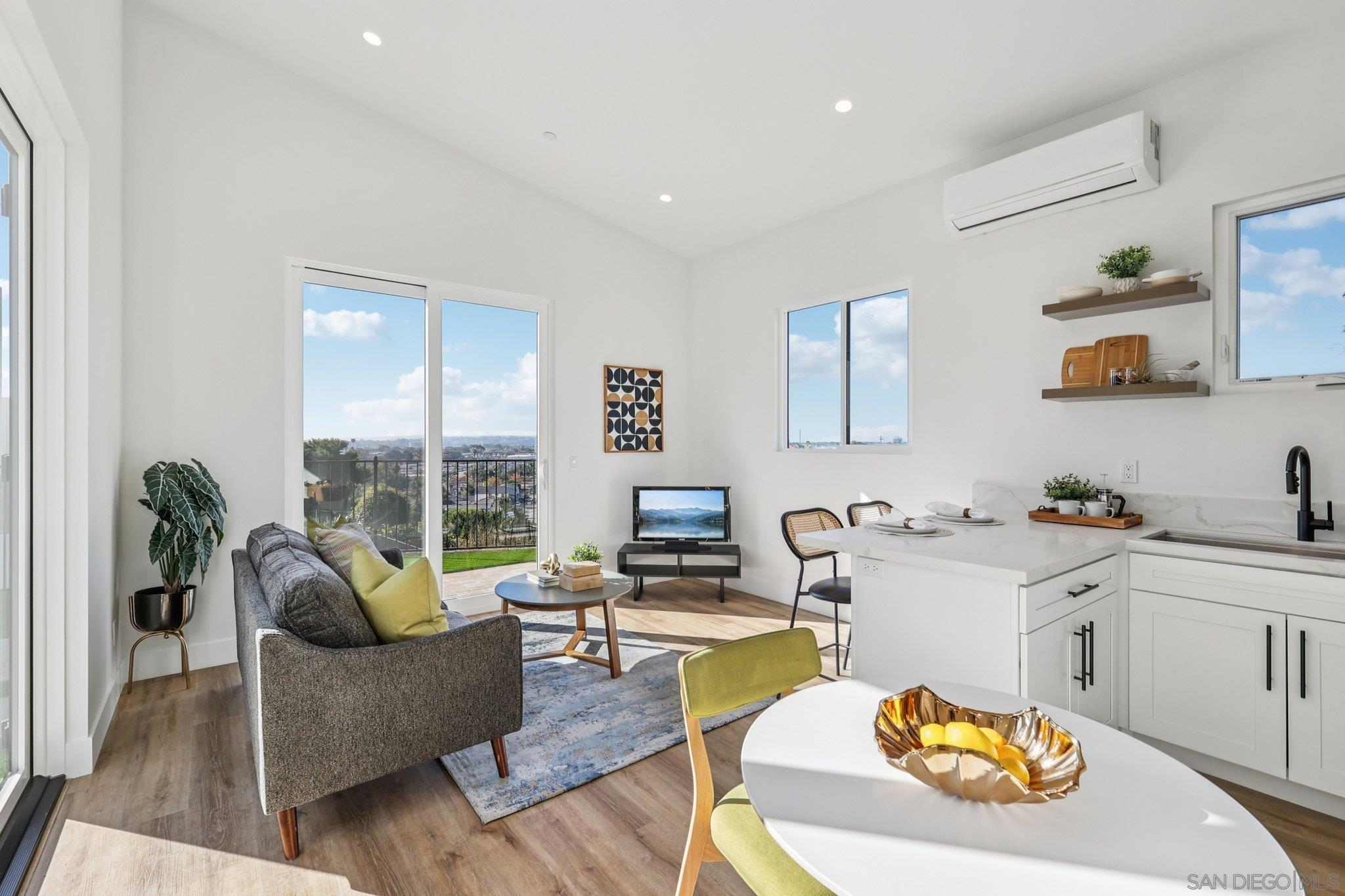 Detail Gallery Image 15 of 54 For 1860  Illion, San Diego,  CA 92110 - 4 Beds | 3/1 Baths