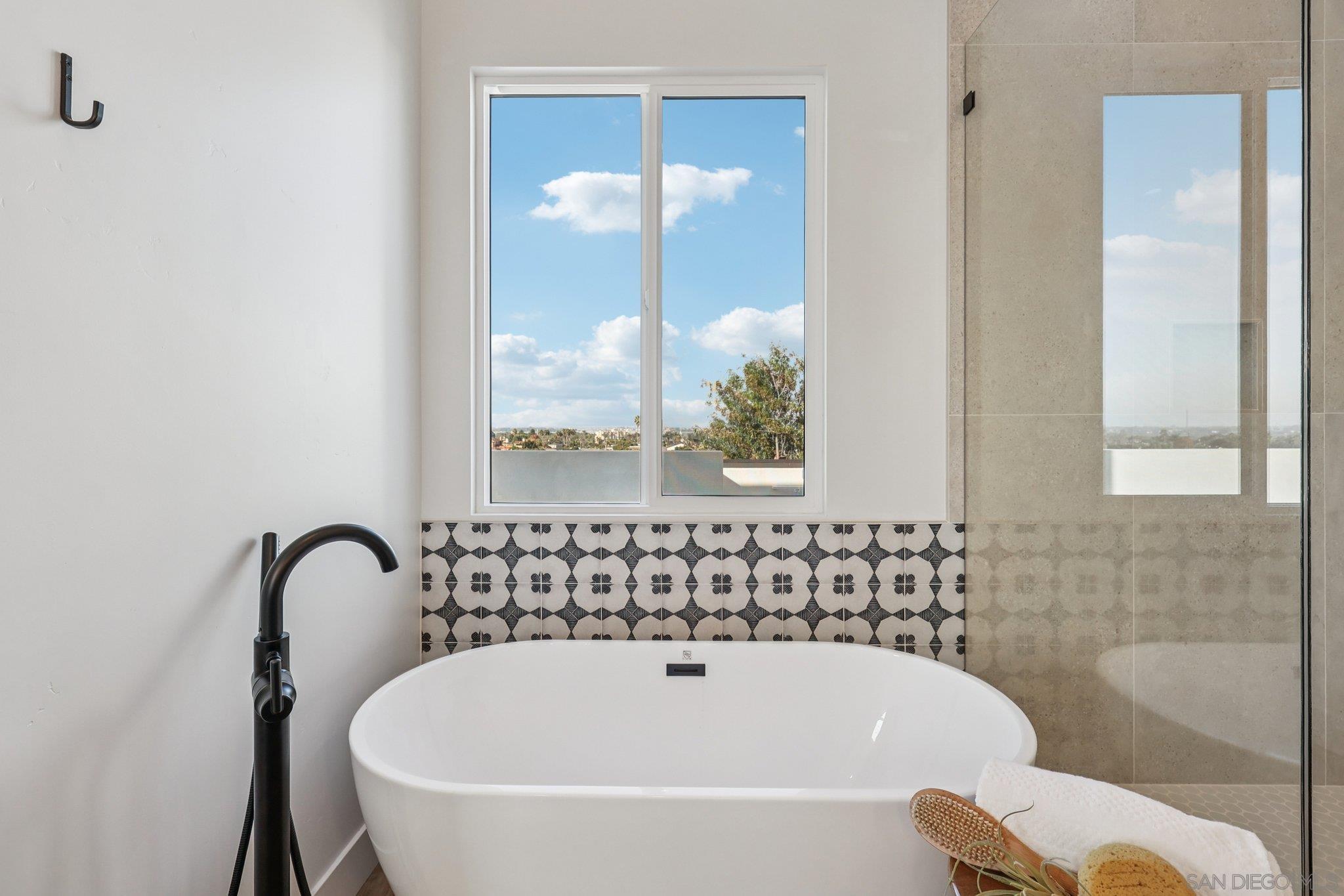 Detail Gallery Image 33 of 54 For 1860  Illion, San Diego,  CA 92110 - 4 Beds | 3/1 Baths