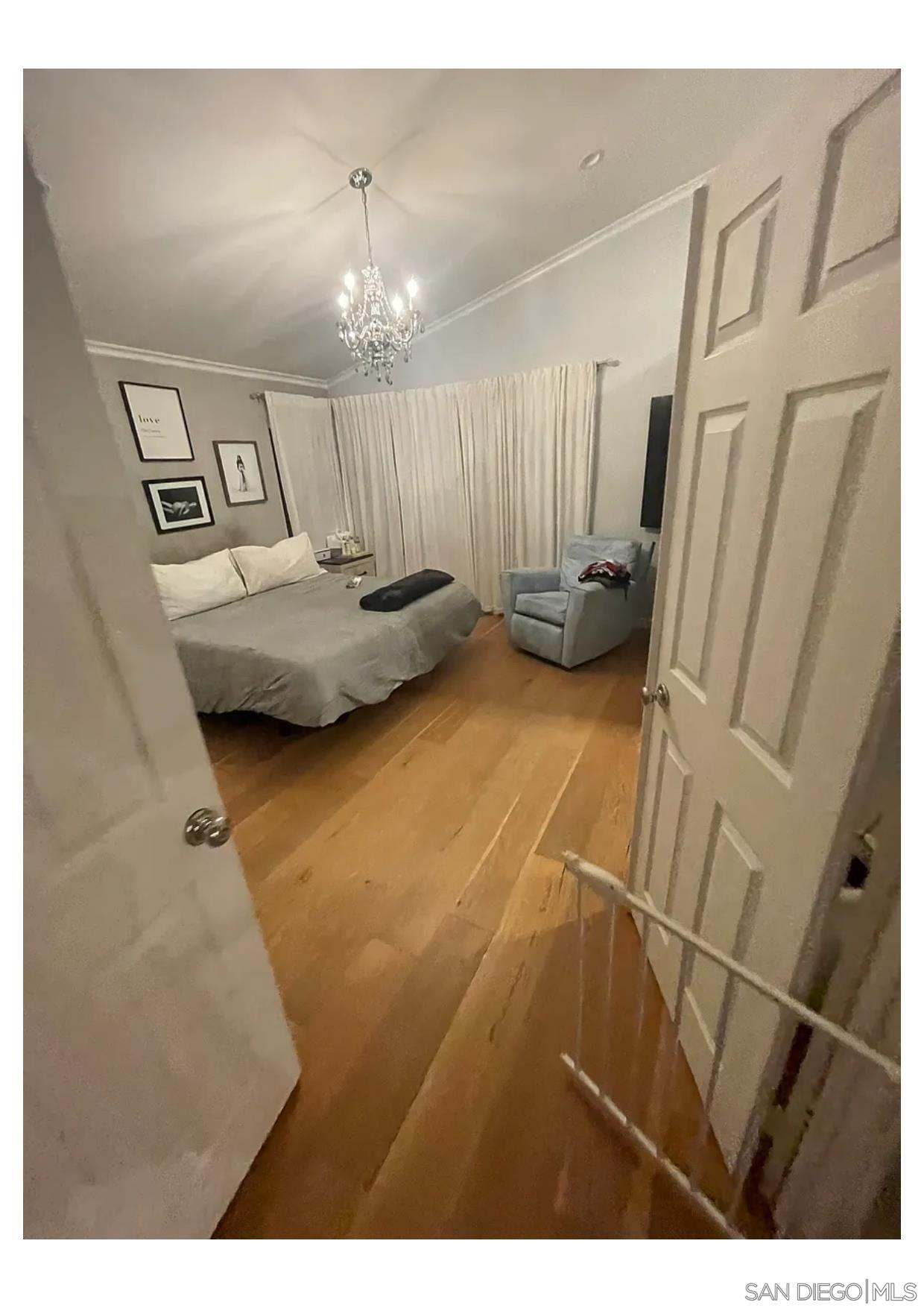 Detail Gallery Image 6 of 8 For 811  Mosaic Cir, Oceanside,  CA 92057 - 4 Beds | 3/1 Baths