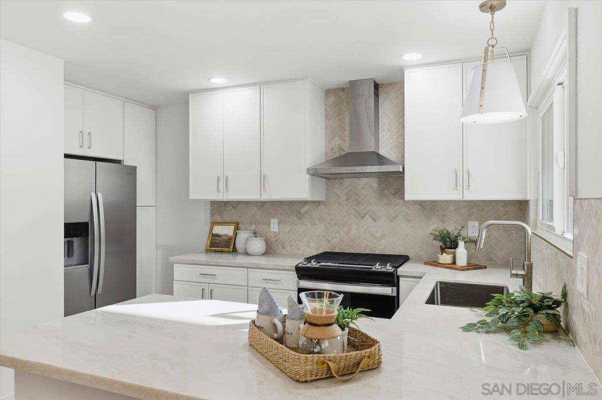 Detail Gallery Image 7 of 18 For 4970  Mable Way, San Diego,  CA 92117 - 4 Beds | 2 Baths