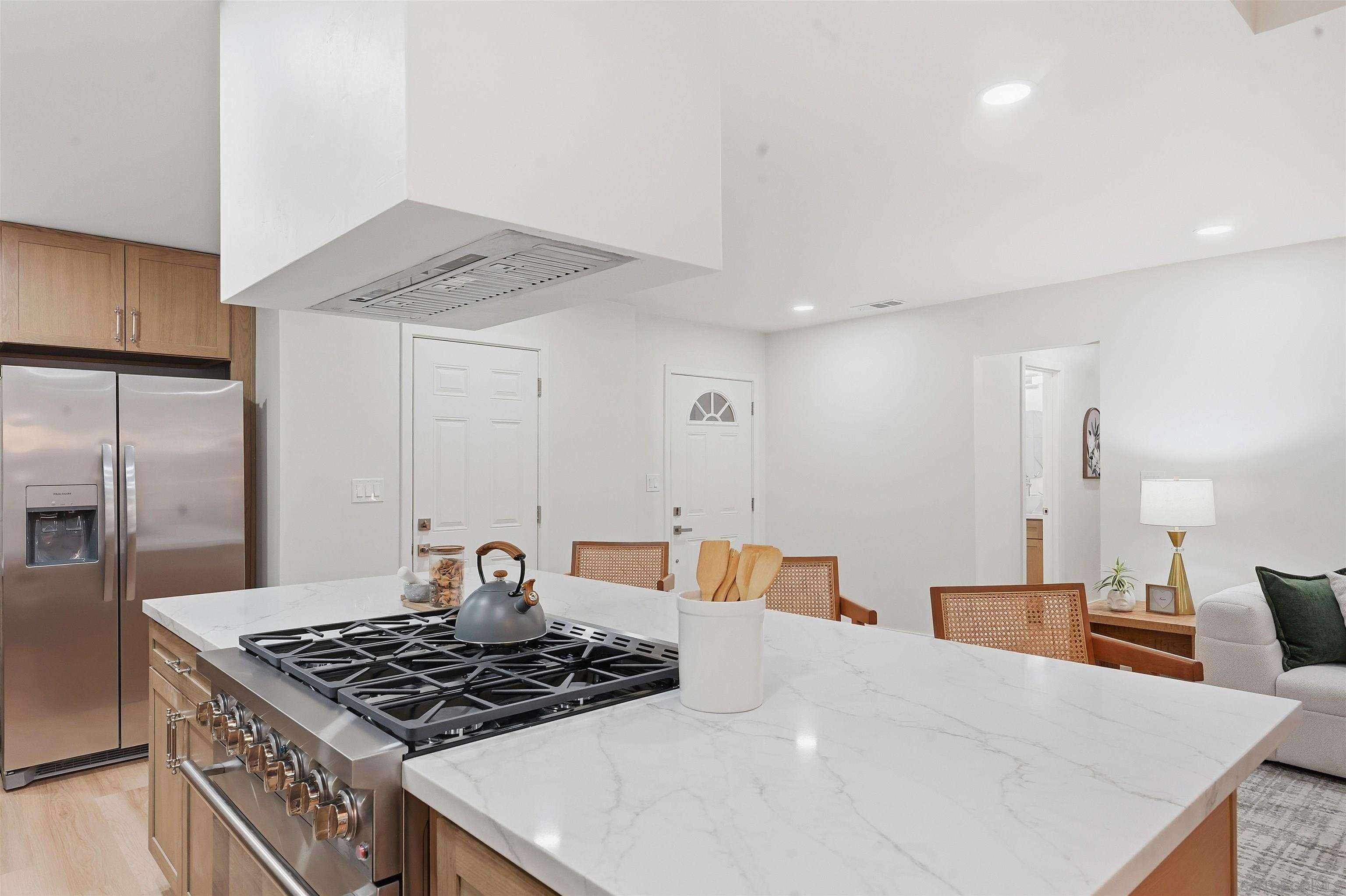 Detail Gallery Image 7 of 30 For 3602  Mount Acadia Blvd, San Diego,  CA 92111 - 3 Beds | 2 Baths