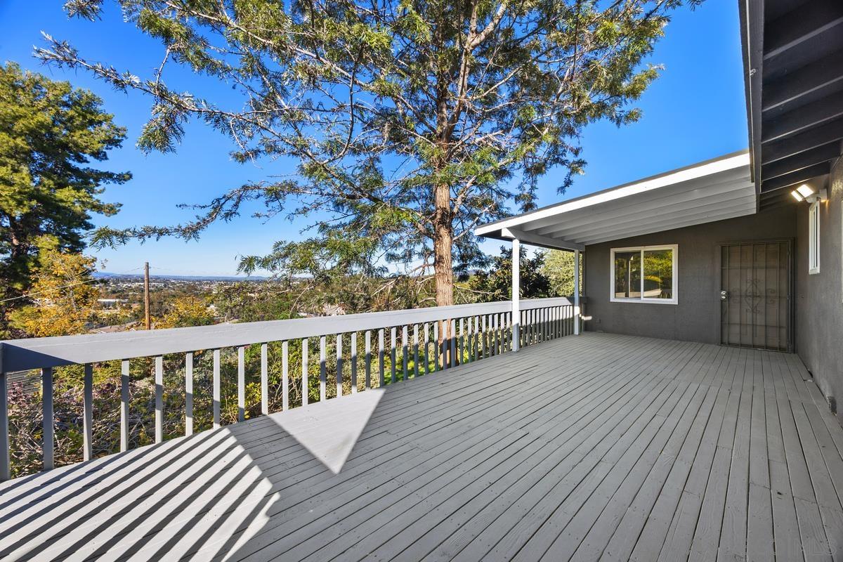 Detail Gallery Image 2 of 40 For 601  Corona Ct, Vista,  CA 92081 - 4 Beds | 2 Baths