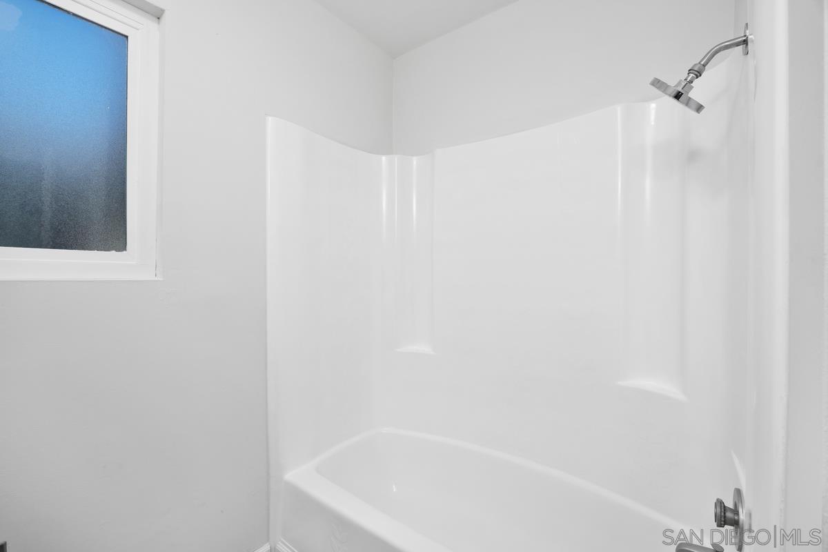 Detail Gallery Image 17 of 40 For 601  Corona Ct, Vista,  CA 92081 - 4 Beds | 2 Baths