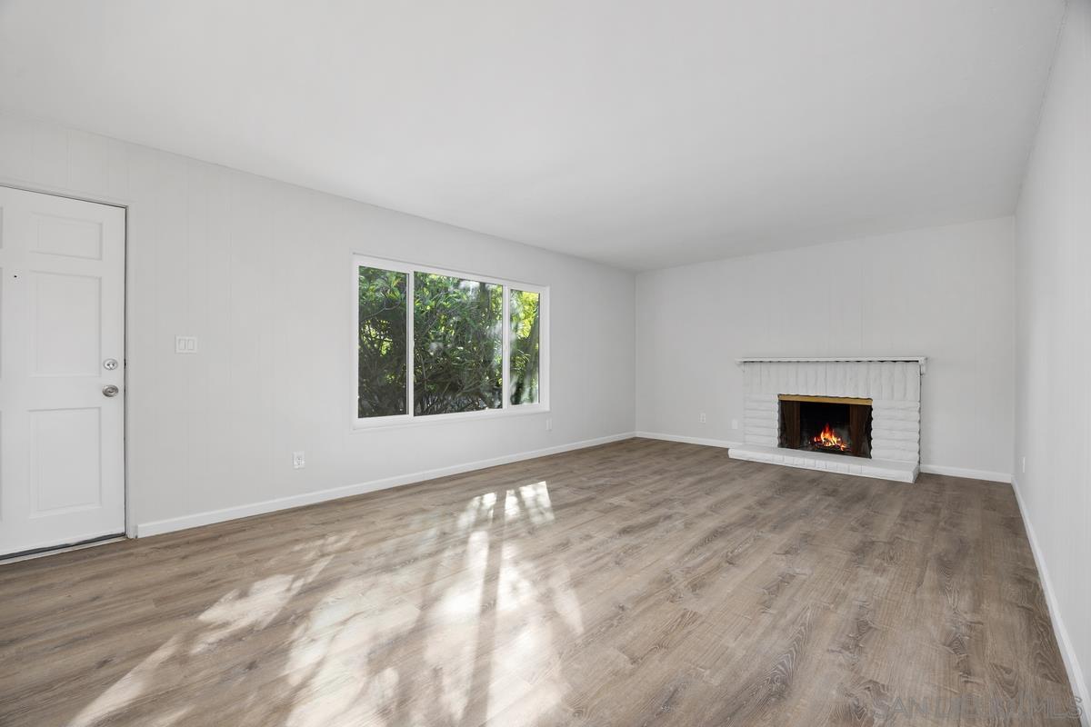 Detail Gallery Image 4 of 40 For 601  Corona Ct, Vista,  CA 92081 - 4 Beds | 2 Baths