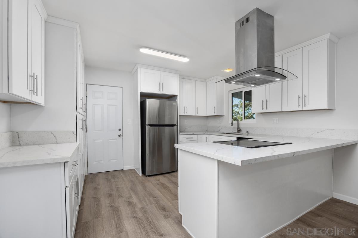 Detail Gallery Image 8 of 40 For 601  Corona Ct, Vista,  CA 92081 - 4 Beds | 2 Baths