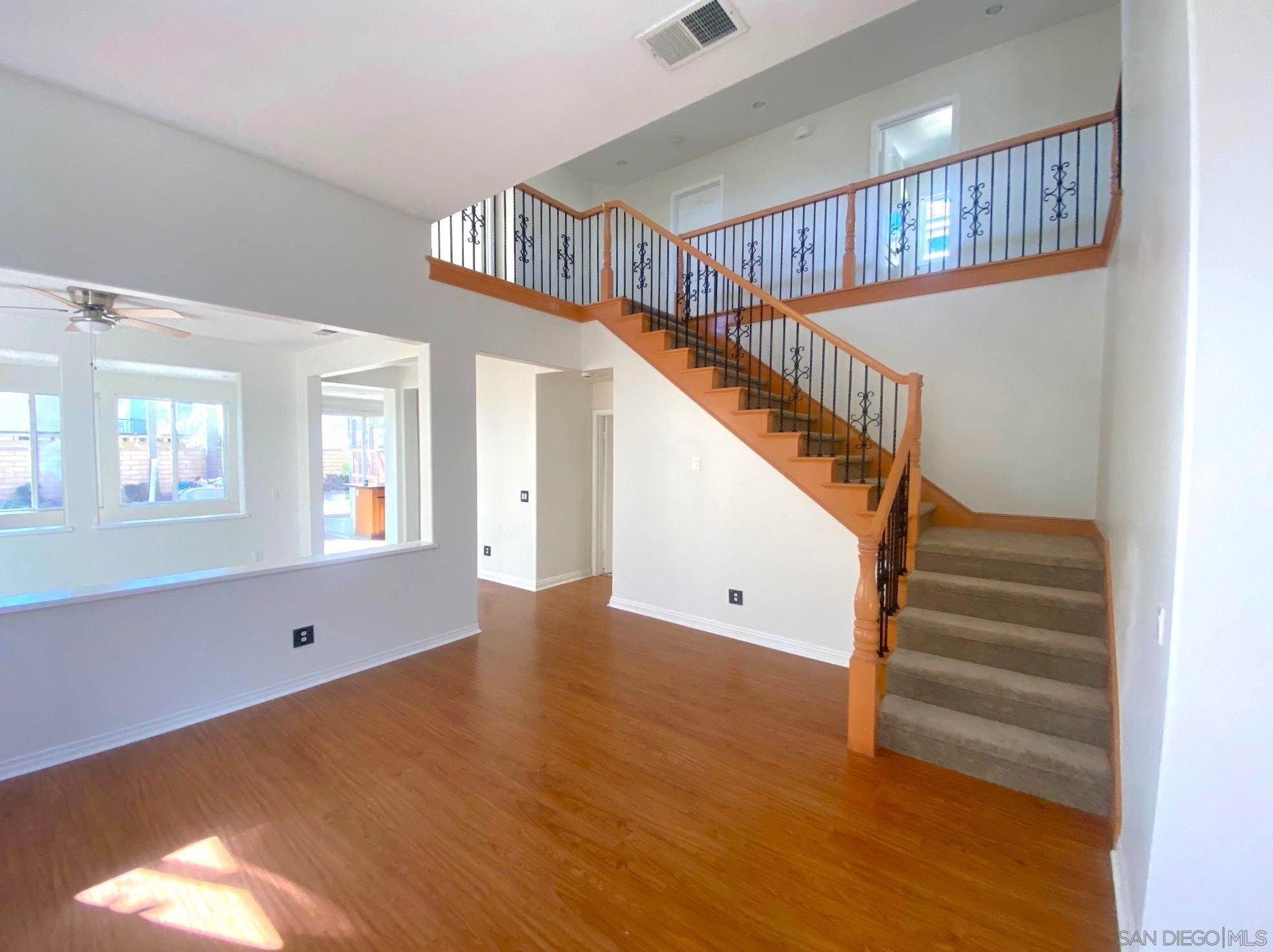 Detail Gallery Image 4 of 20 For 5517  Rabbit Ridge Road, San Diego,  CA 92130 - 5 Beds | 3 Baths