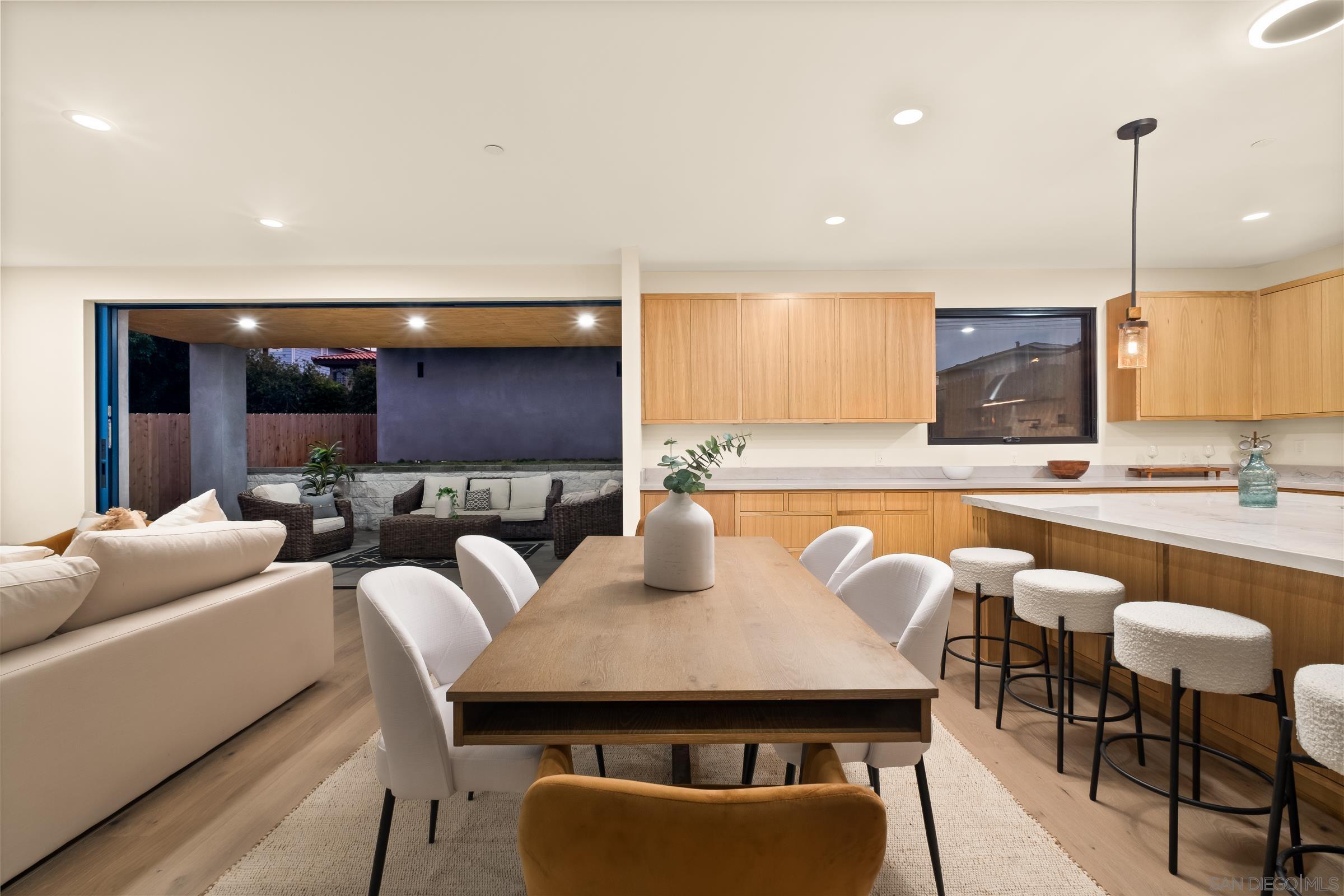 Detail Gallery Image 12 of 67 For 1531-33  Lieta St, San Diego,  CA 92110 - 6 Beds | 5 Baths