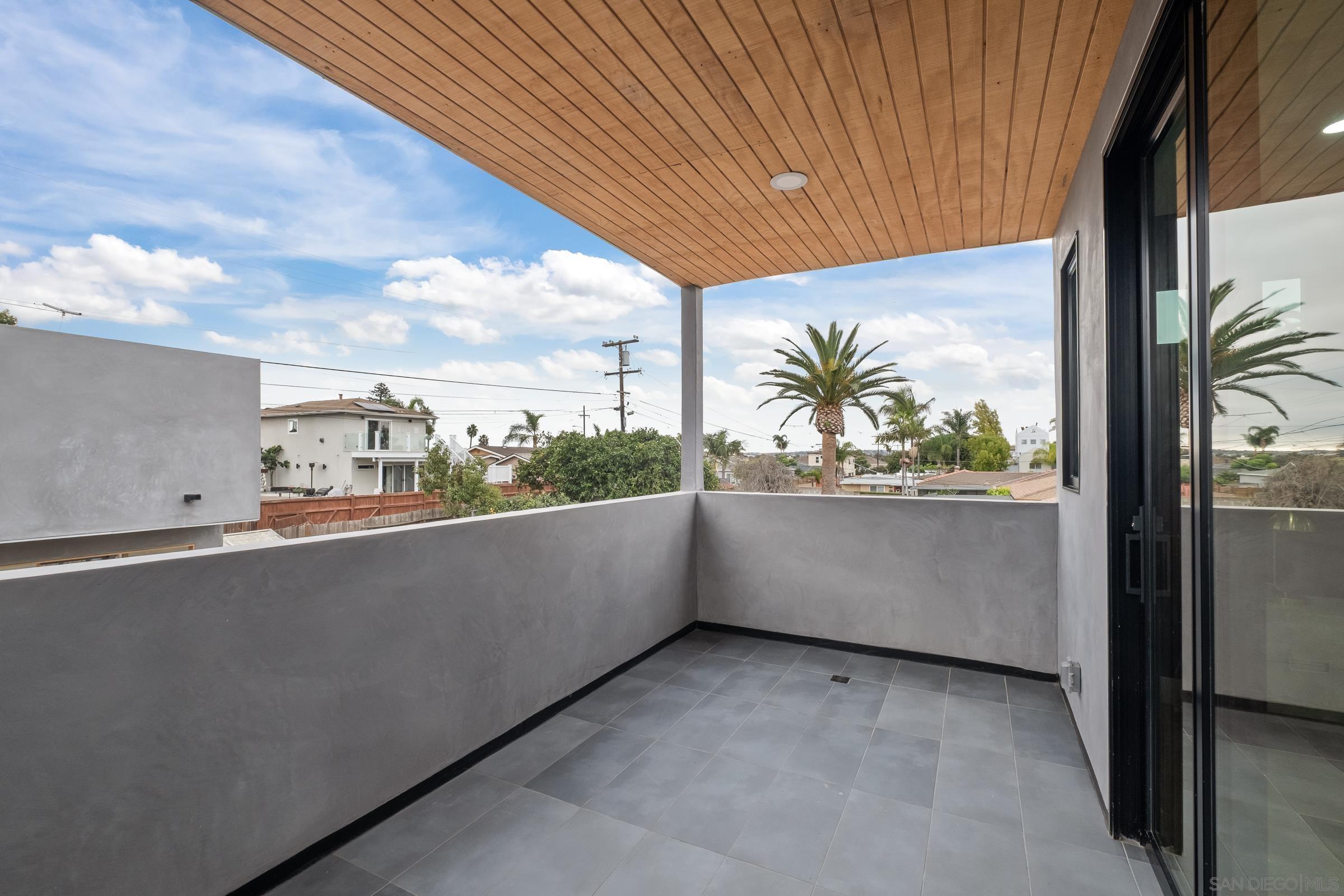 Detail Gallery Image 30 of 67 For 1531-33  Lieta St, San Diego,  CA 92110 - 6 Beds | 5 Baths