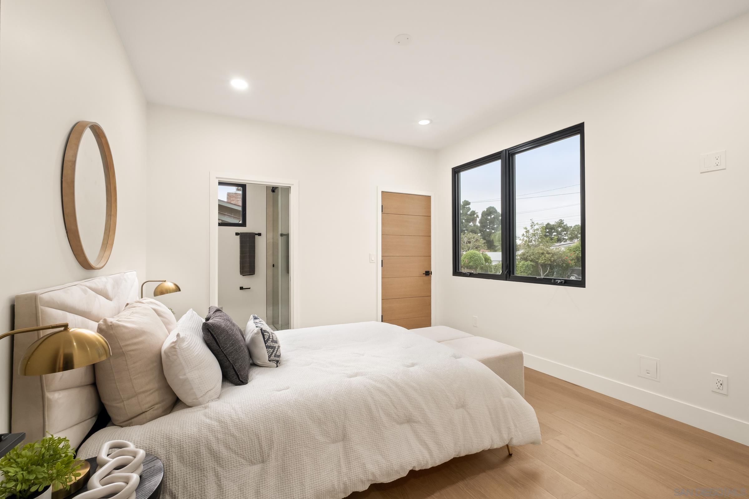 Detail Gallery Image 34 of 67 For 1531-33  Lieta St, San Diego,  CA 92110 - 6 Beds | 5 Baths