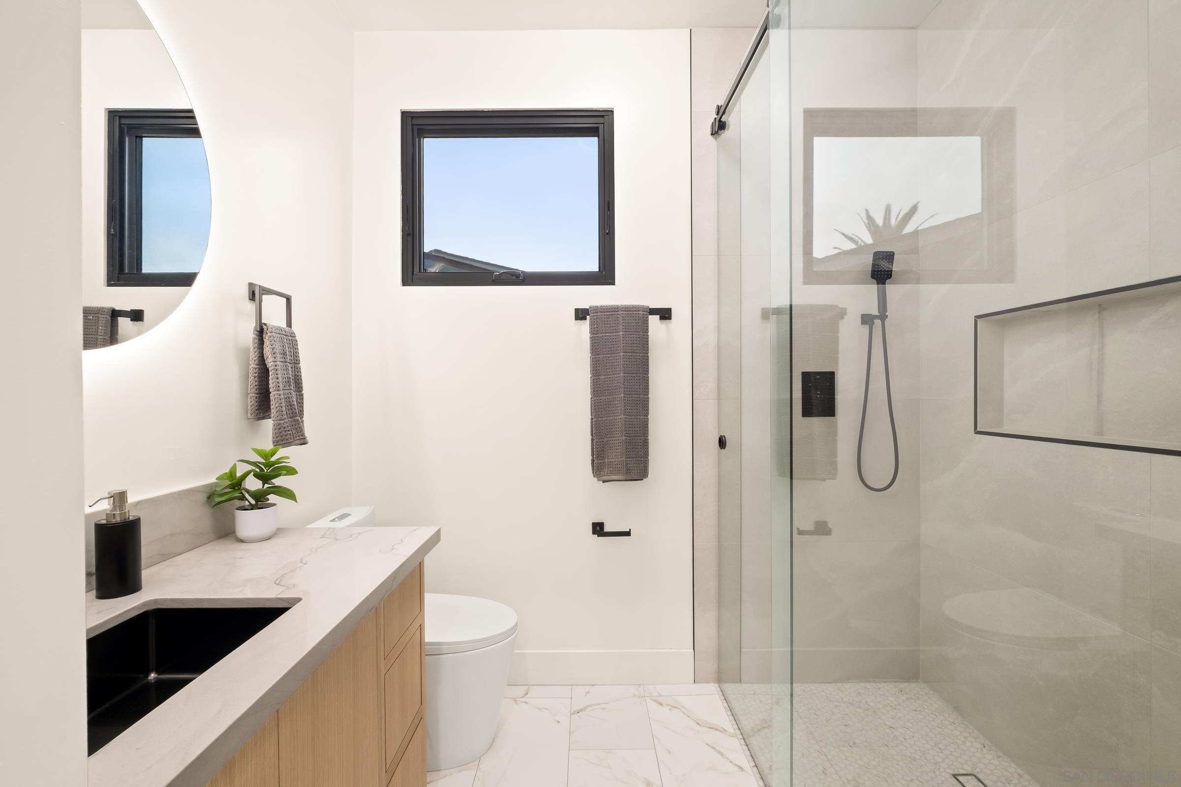 Detail Gallery Image 37 of 67 For 1531-33  Lieta St, San Diego,  CA 92110 - 6 Beds | 5 Baths