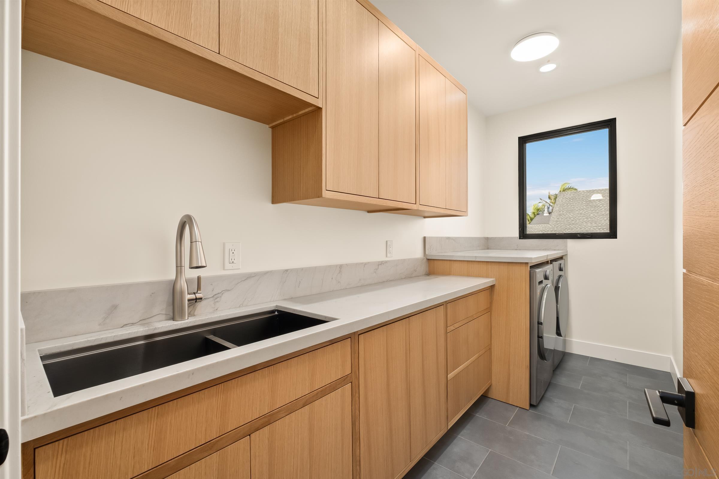 Detail Gallery Image 38 of 67 For 1531-33  Lieta St, San Diego,  CA 92110 - 6 Beds | 5 Baths