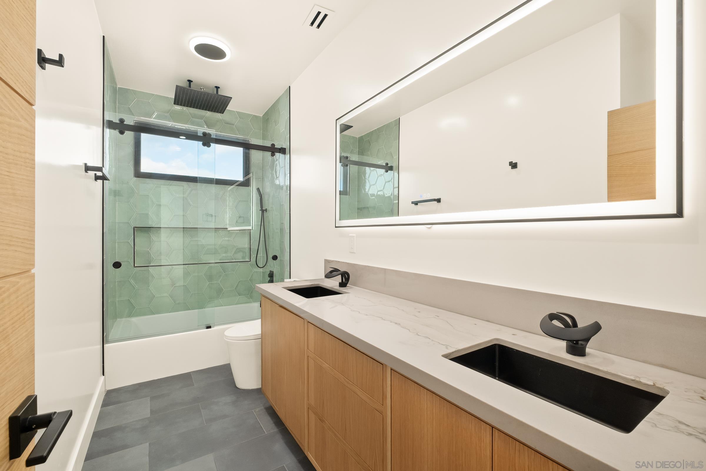 Detail Gallery Image 44 of 67 For 1531-33  Lieta St, San Diego,  CA 92110 - 6 Beds | 5 Baths