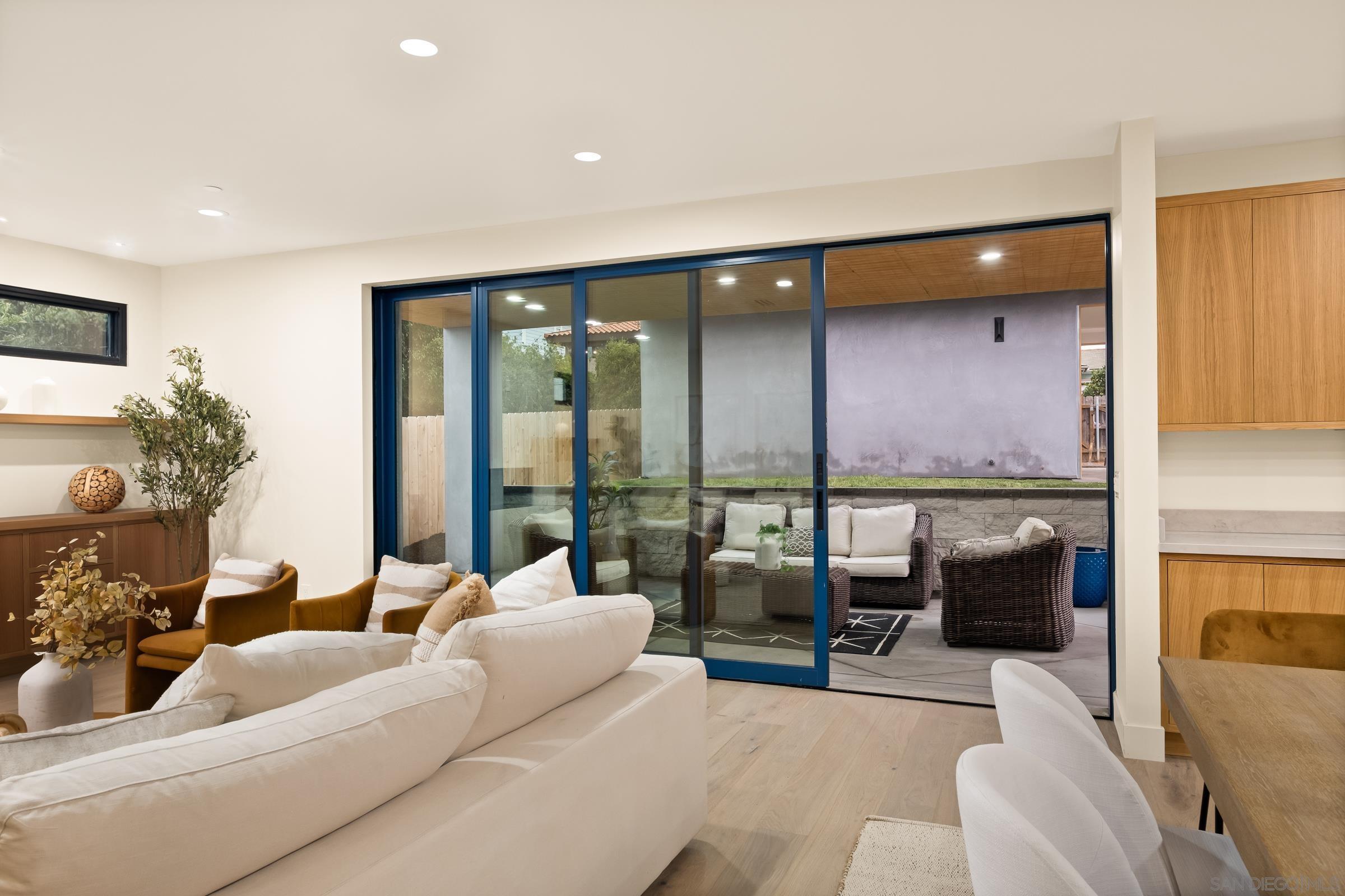 Detail Gallery Image 10 of 67 For 1531-33  Lieta St, San Diego,  CA 92110 - 6 Beds | 5 Baths