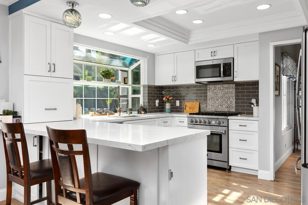 Detail Gallery Image 2 of 41 For 4475  Saint Andrews Place, Oceanside,  CA 92057 - 4 Beds | 3 Baths