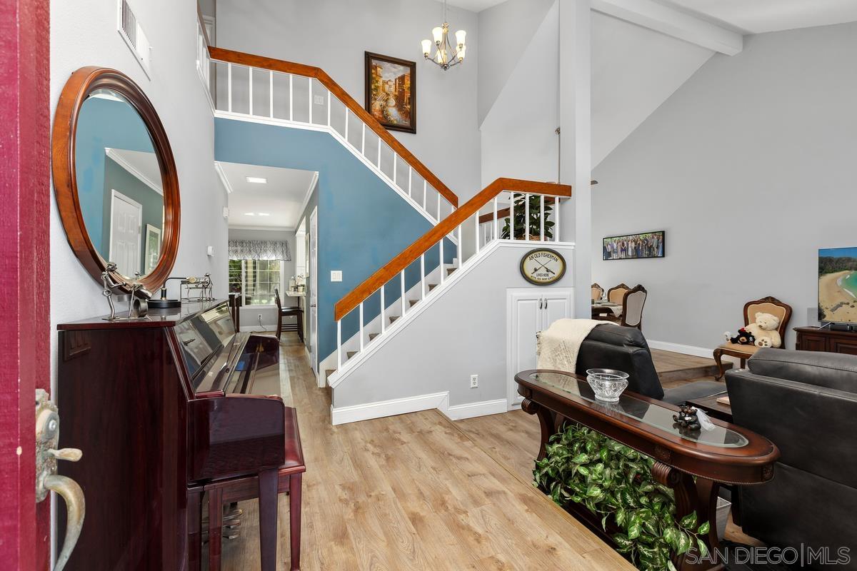 Detail Gallery Image 7 of 41 For 4475  Saint Andrews Place, Oceanside,  CA 92057 - 4 Beds | 3 Baths