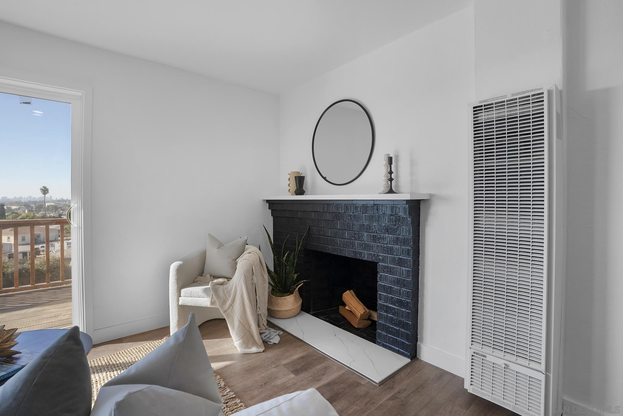 Detail Gallery Image 4 of 30 For San Onofre Ter, San Diego,  CA 92114 - 3 Beds | 2 Baths