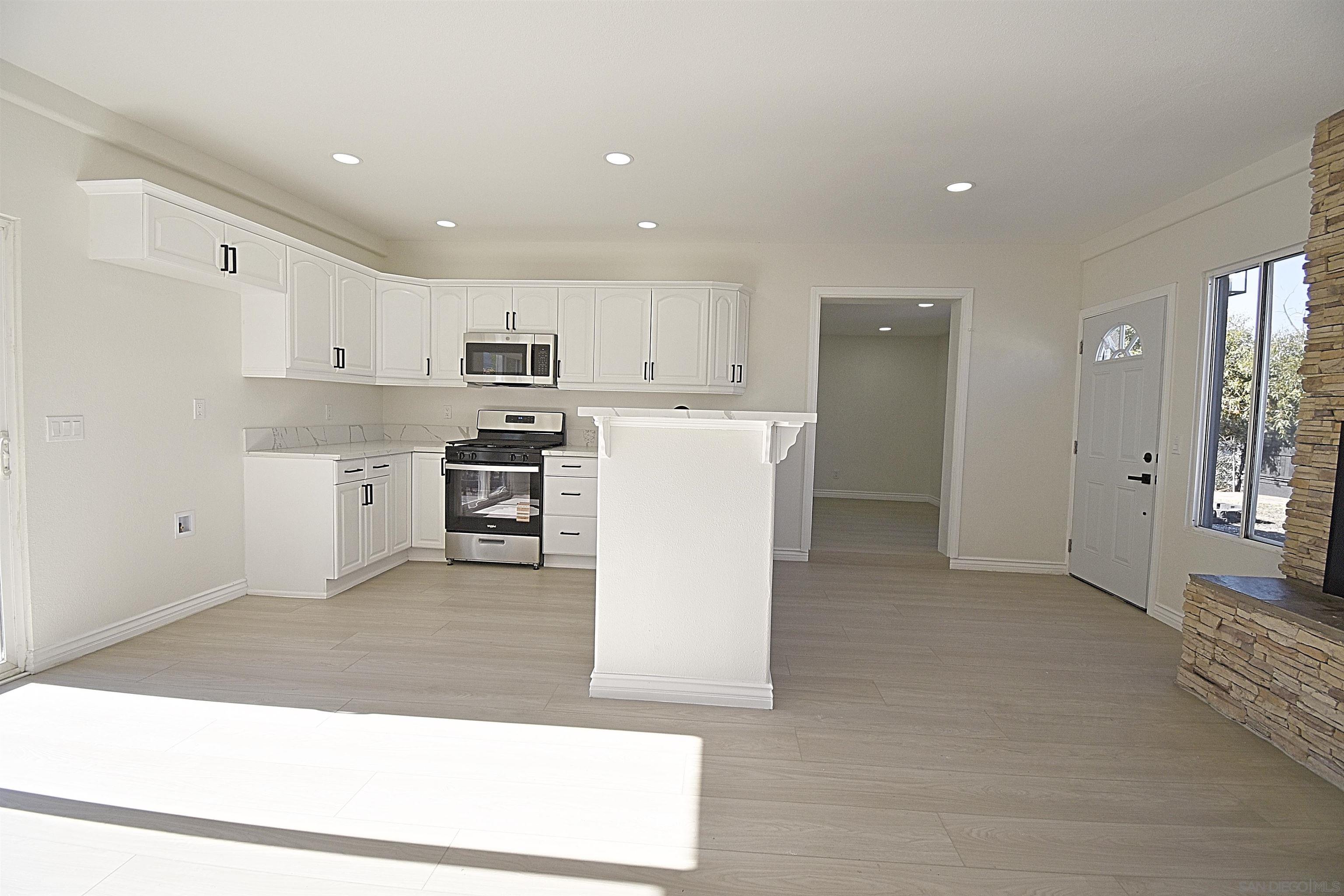 Detail Gallery Image 14 of 73 For 2760  Gwynne Avenue, National City,  CA 91950 - 4 Beds | 3 Baths