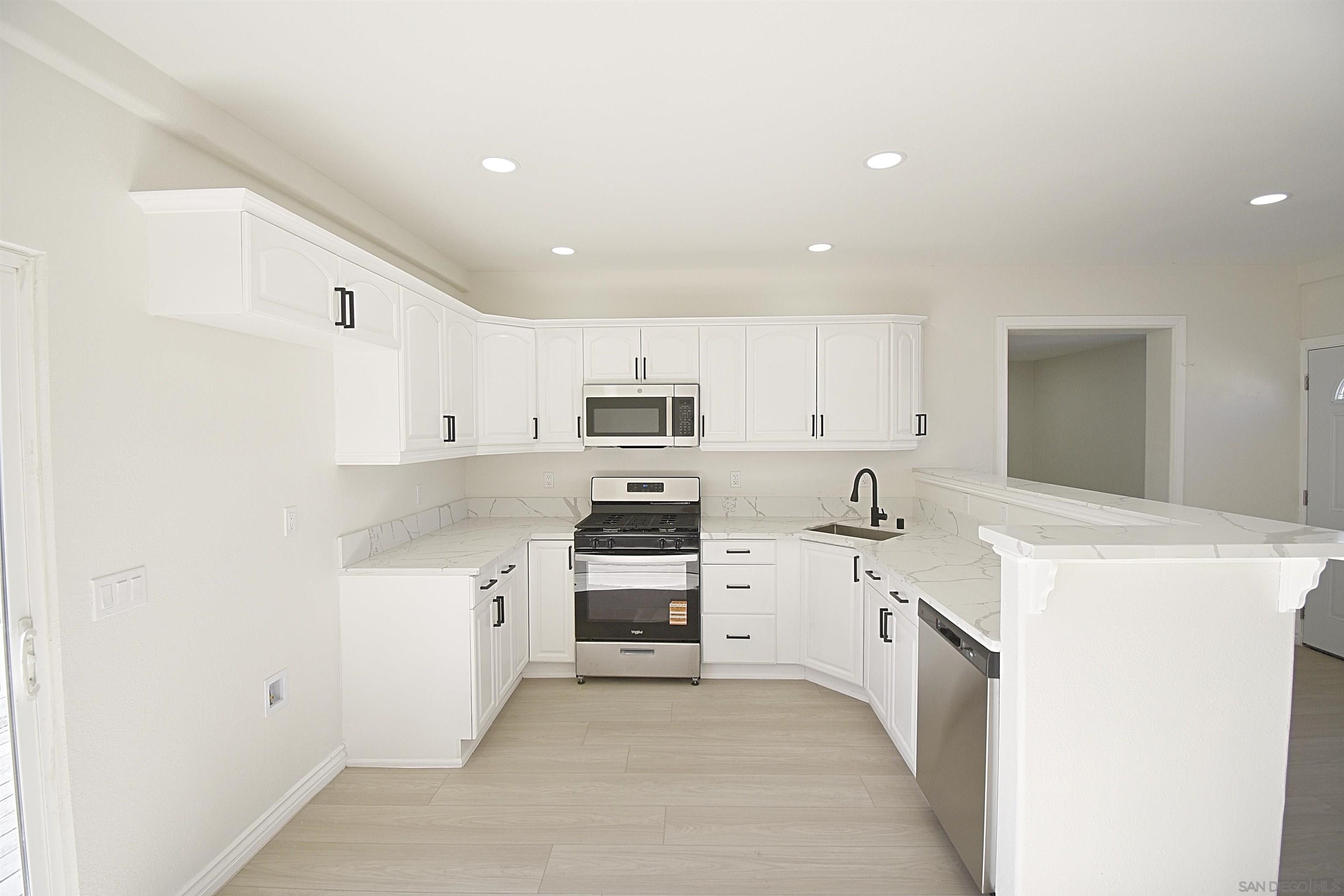 Detail Gallery Image 5 of 73 For 2760  Gwynne Avenue, National City,  CA 91950 - 4 Beds | 3 Baths