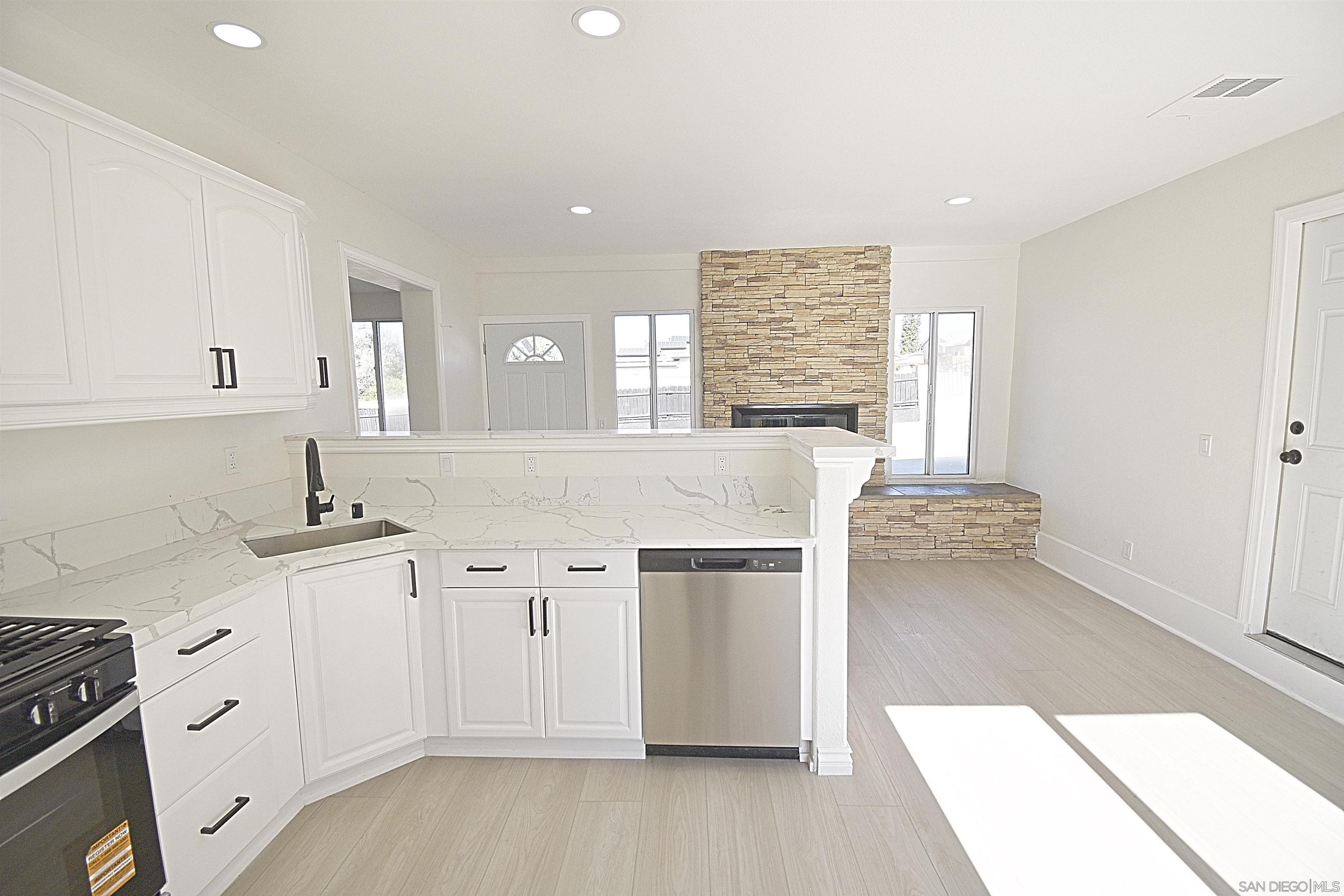 Detail Gallery Image 7 of 73 For 2760  Gwynne Avenue, National City,  CA 91950 - 4 Beds | 3 Baths