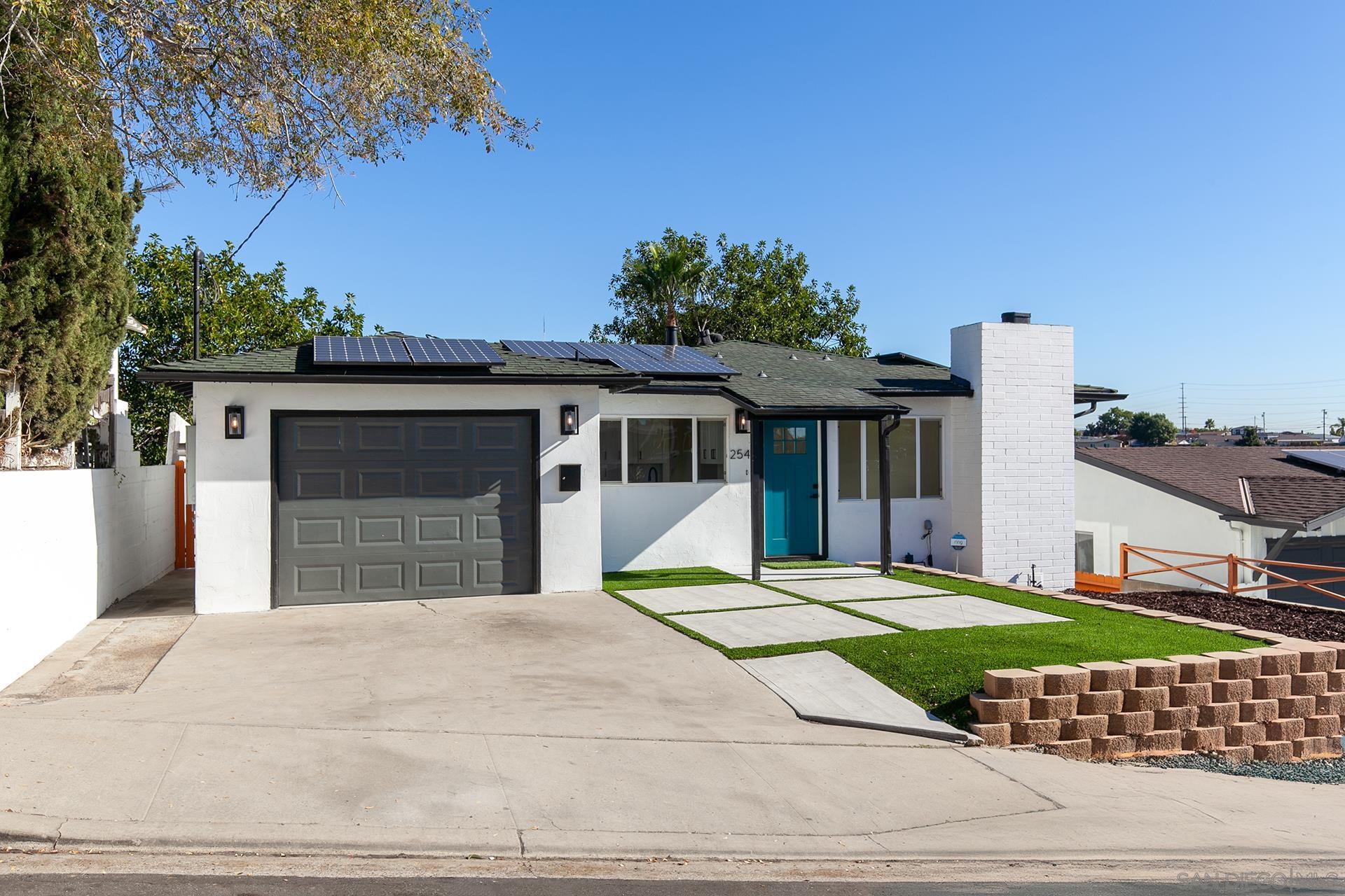 Detail Gallery Image 2 of 57 For 2549  Roseview Pl, San Diego,  CA 92105 - 4 Beds | 2 Baths