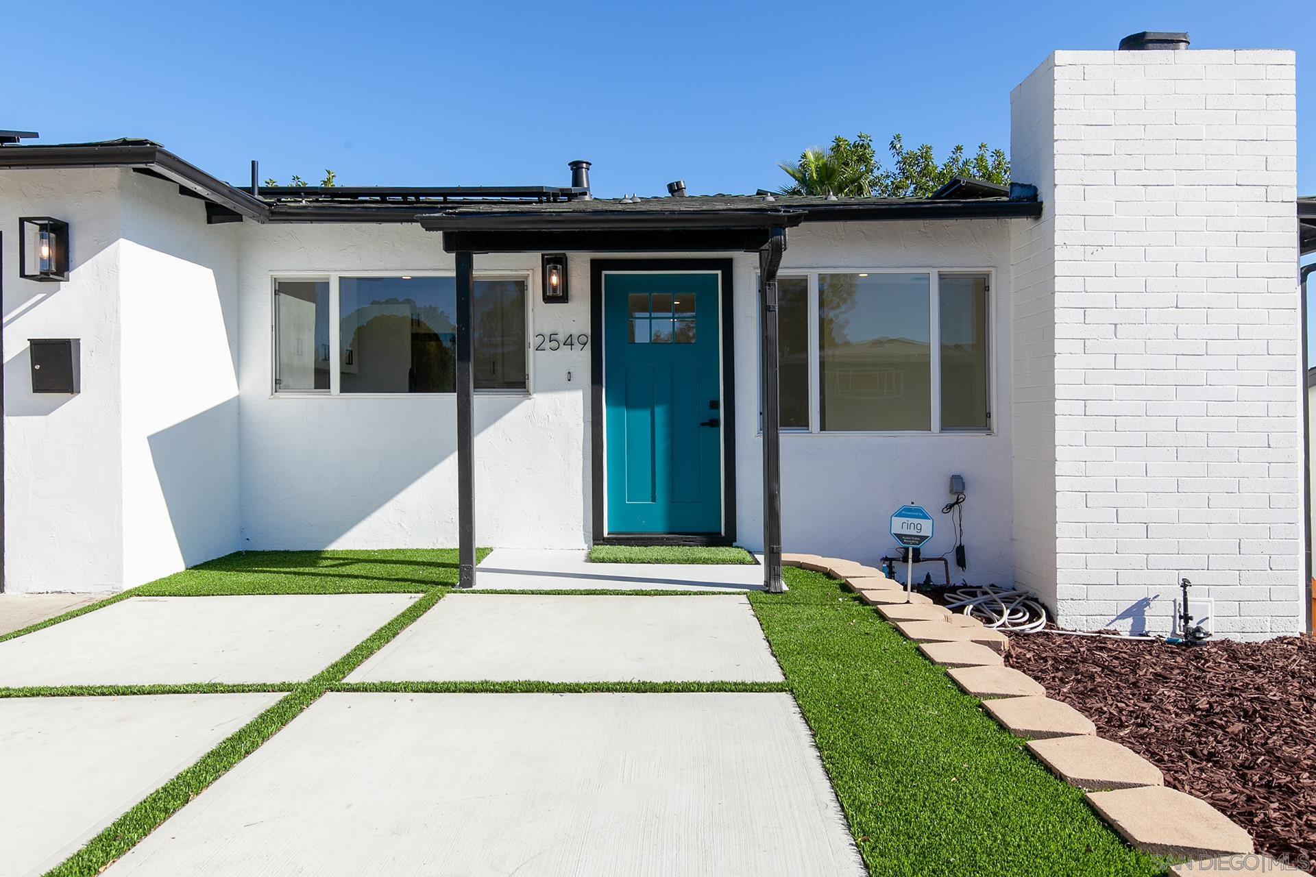 Detail Gallery Image 3 of 57 For 2549  Roseview Pl, San Diego,  CA 92105 - 4 Beds | 2 Baths