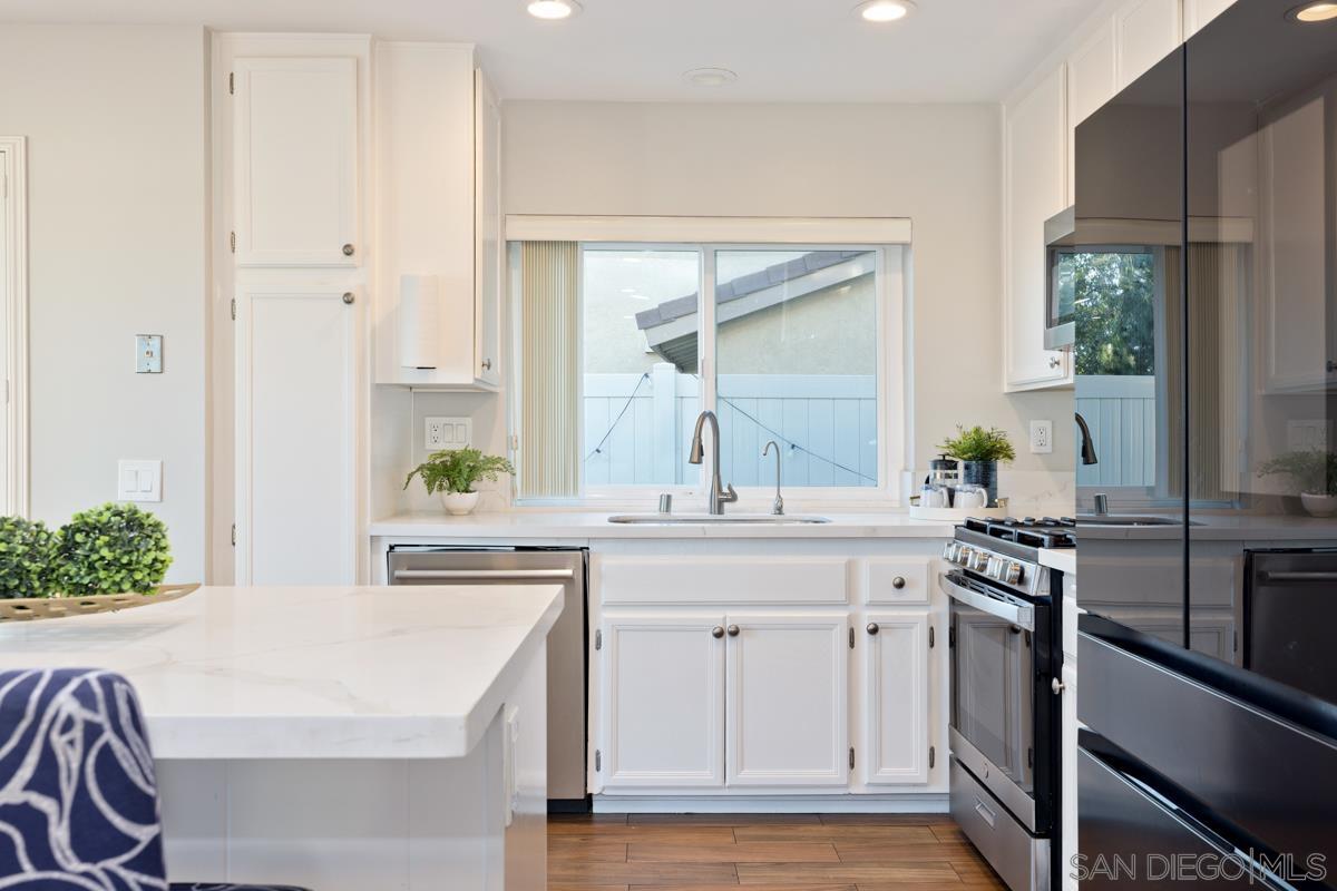 Detail Gallery Image 9 of 45 For 9531  Bayamon Road, San Diego,  CA 92129 - 4 Beds | 3 Baths