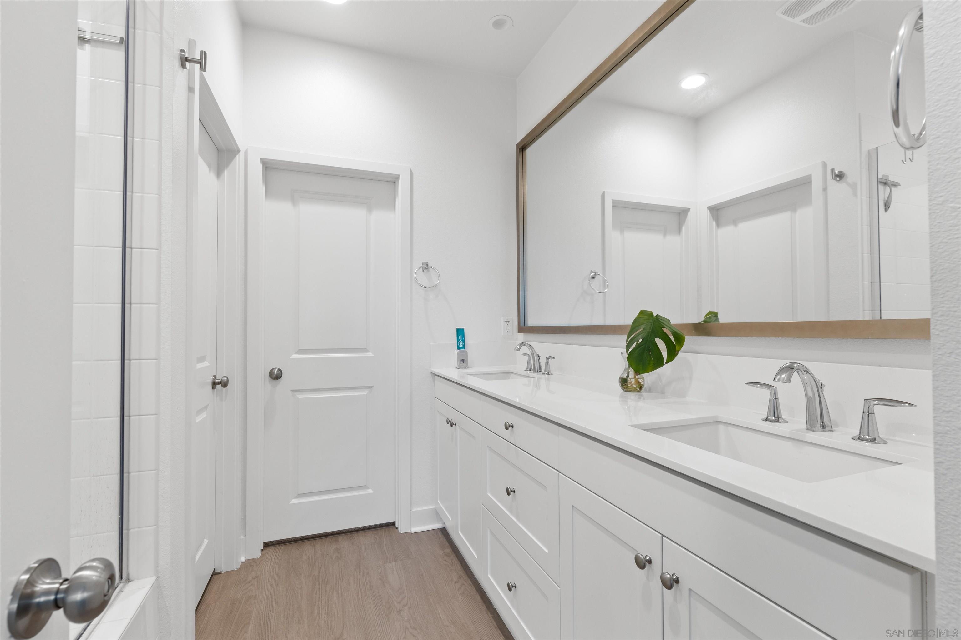 Detail Gallery Image 15 of 23 For 8686  Tobago Lane, Santee,  CA 92071 - 4 Beds | 3 Baths