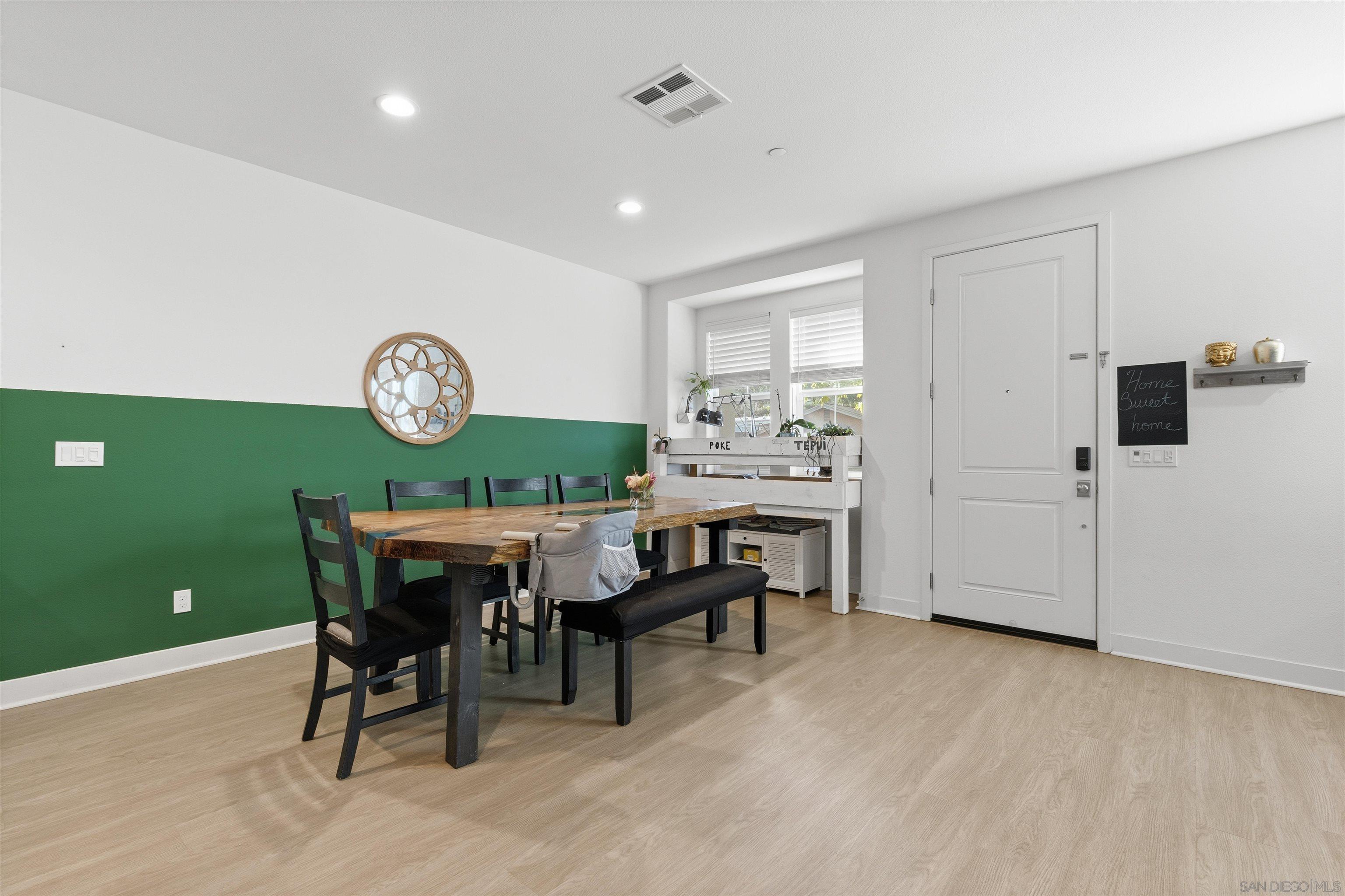 Detail Gallery Image 7 of 23 For 8686  Tobago Lane, Santee,  CA 92071 - 4 Beds | 3 Baths