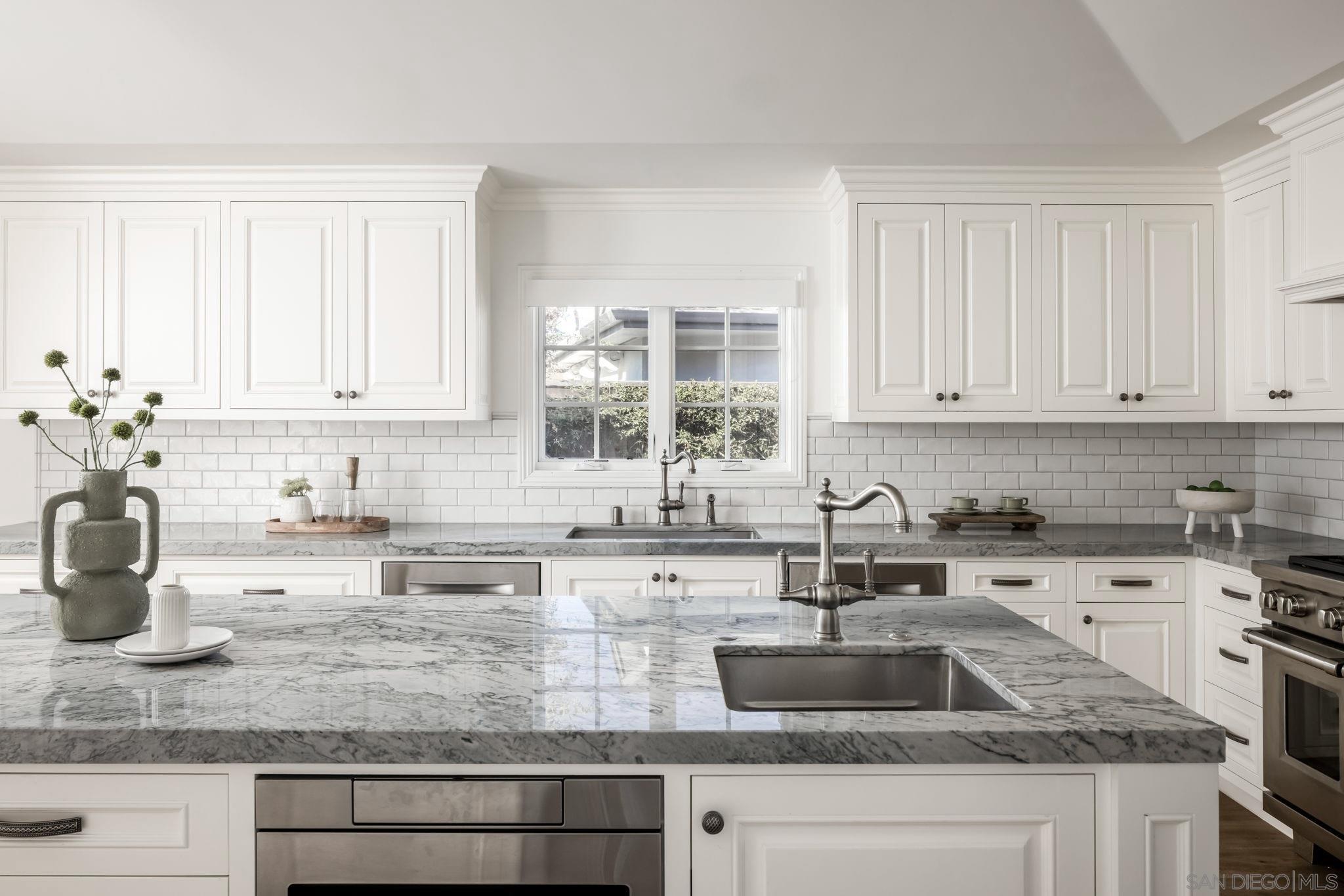 Detail Gallery Image 11 of 46 For 1879  Tahiti Drive, Costa Mesa,  CA 92626 - 4 Beds | 3/1 Baths