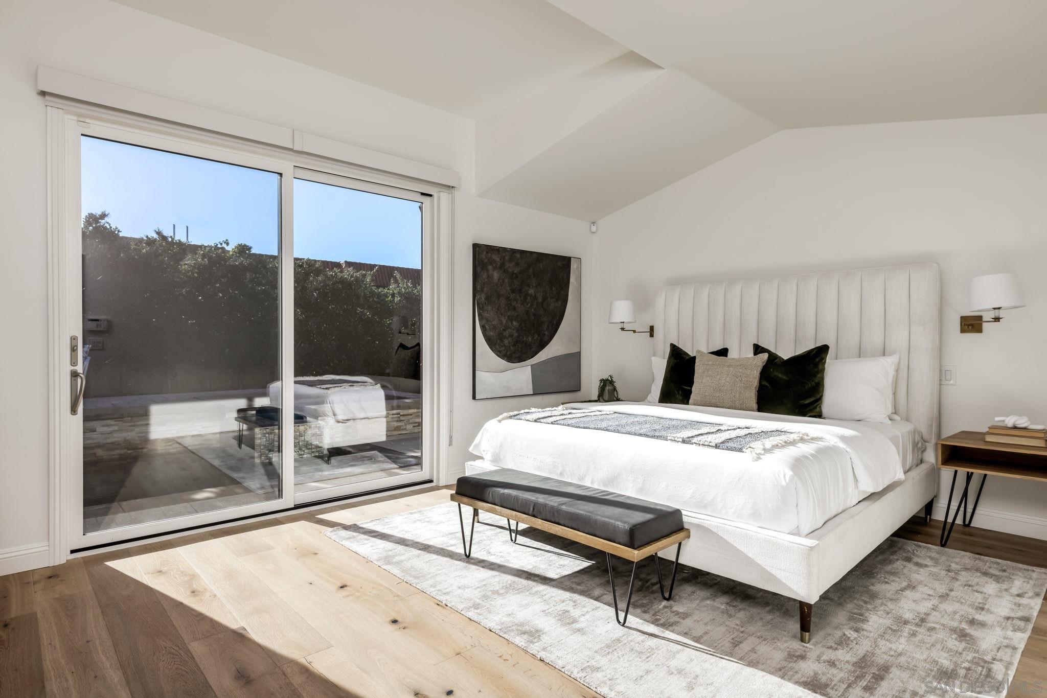 Detail Gallery Image 15 of 46 For 1879  Tahiti Drive, Costa Mesa,  CA 92626 - 4 Beds | 3/1 Baths