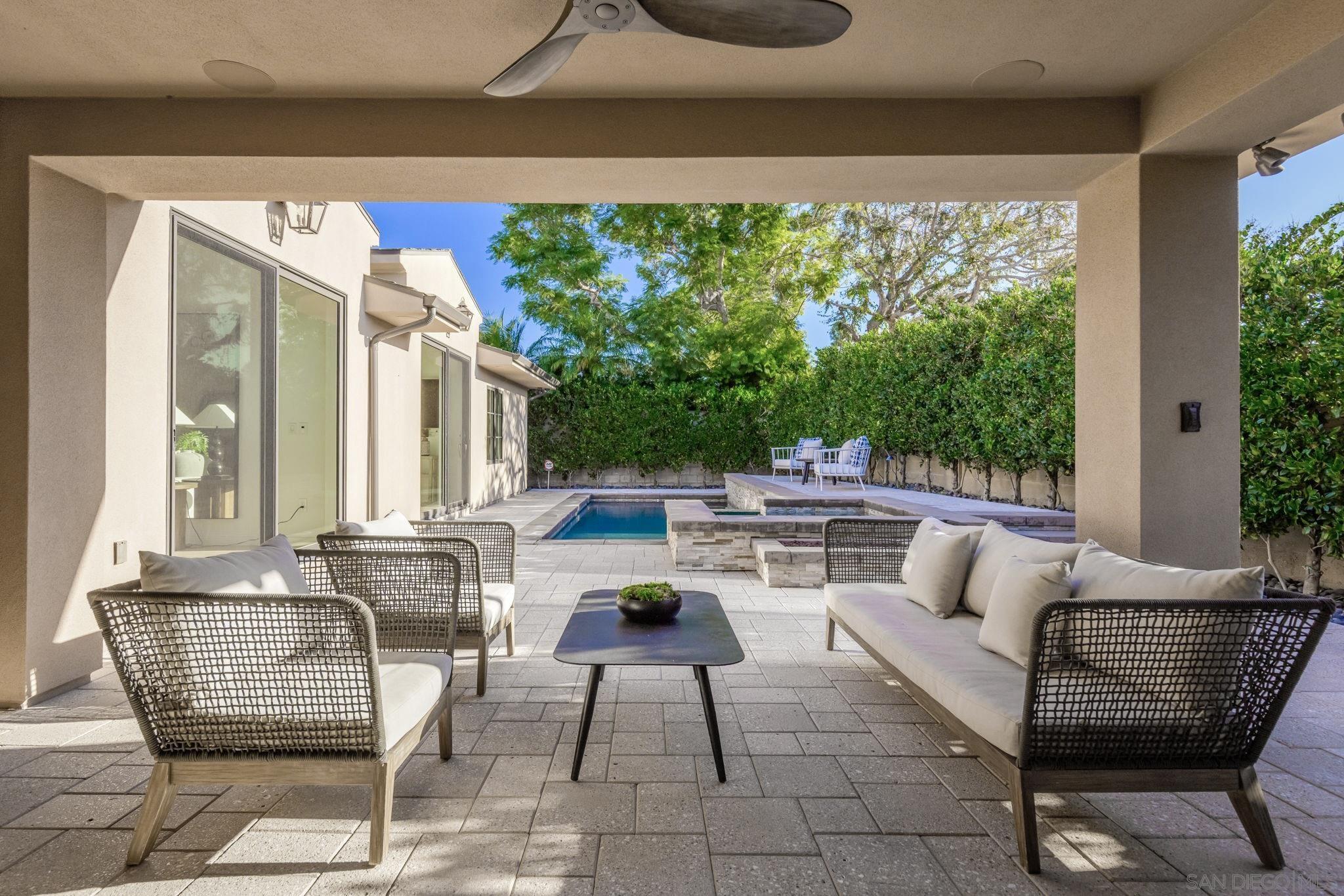 Detail Gallery Image 31 of 46 For 1879  Tahiti Drive, Costa Mesa,  CA 92626 - 4 Beds | 3/1 Baths