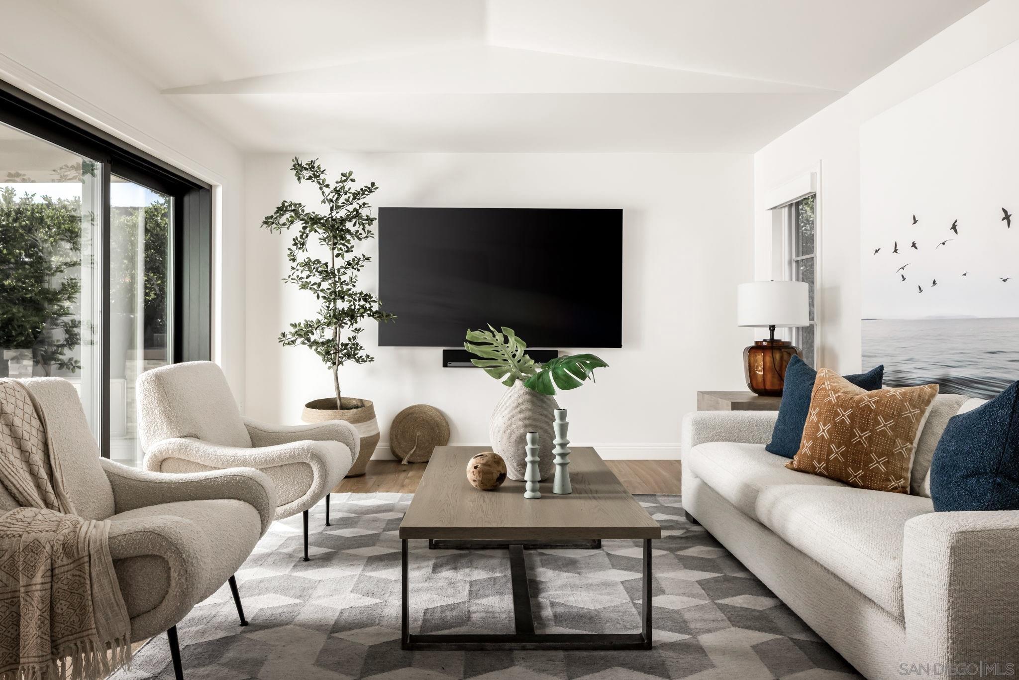 Detail Gallery Image 5 of 46 For 1879  Tahiti Drive, Costa Mesa,  CA 92626 - 4 Beds | 3/1 Baths