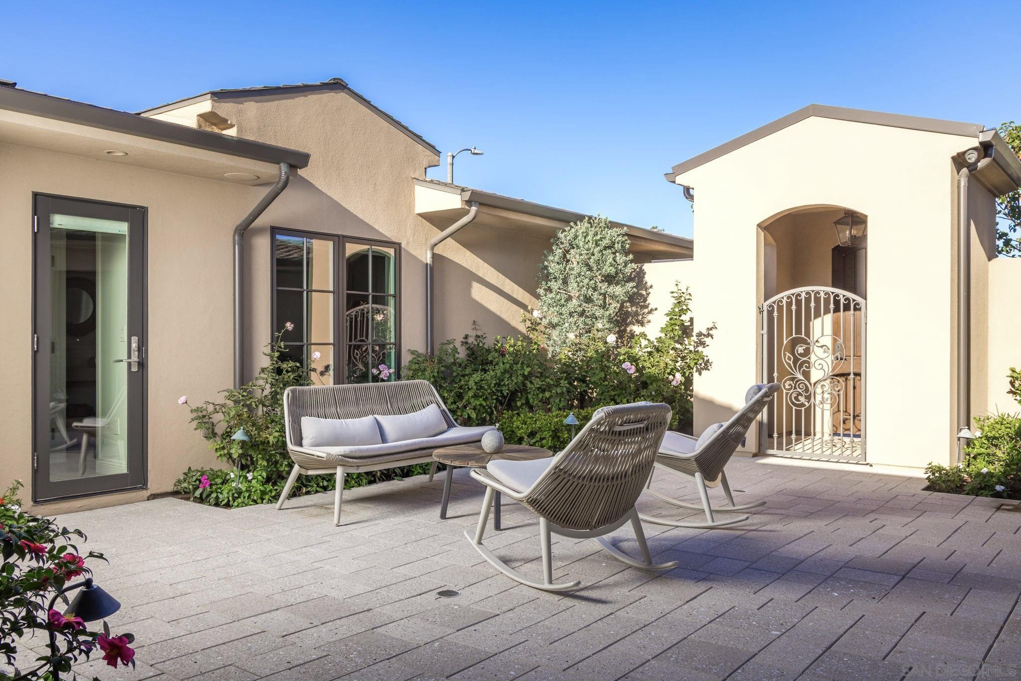 Detail Gallery Image 39 of 46 For 1879  Tahiti Drive, Costa Mesa,  CA 92626 - 4 Beds | 3/1 Baths