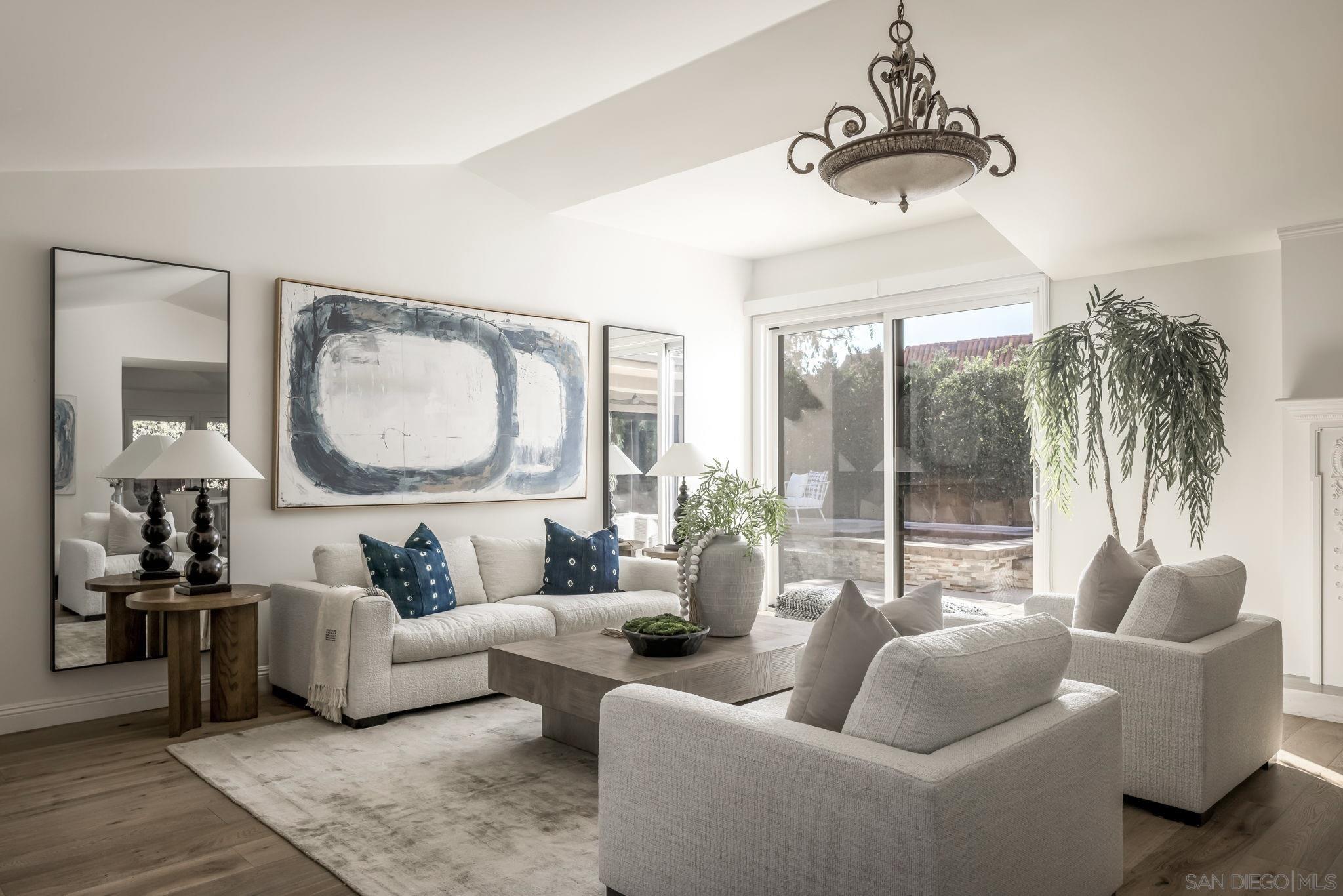 Detail Gallery Image 2 of 46 For 1879  Tahiti Drive, Costa Mesa,  CA 92626 - 4 Beds | 3/1 Baths